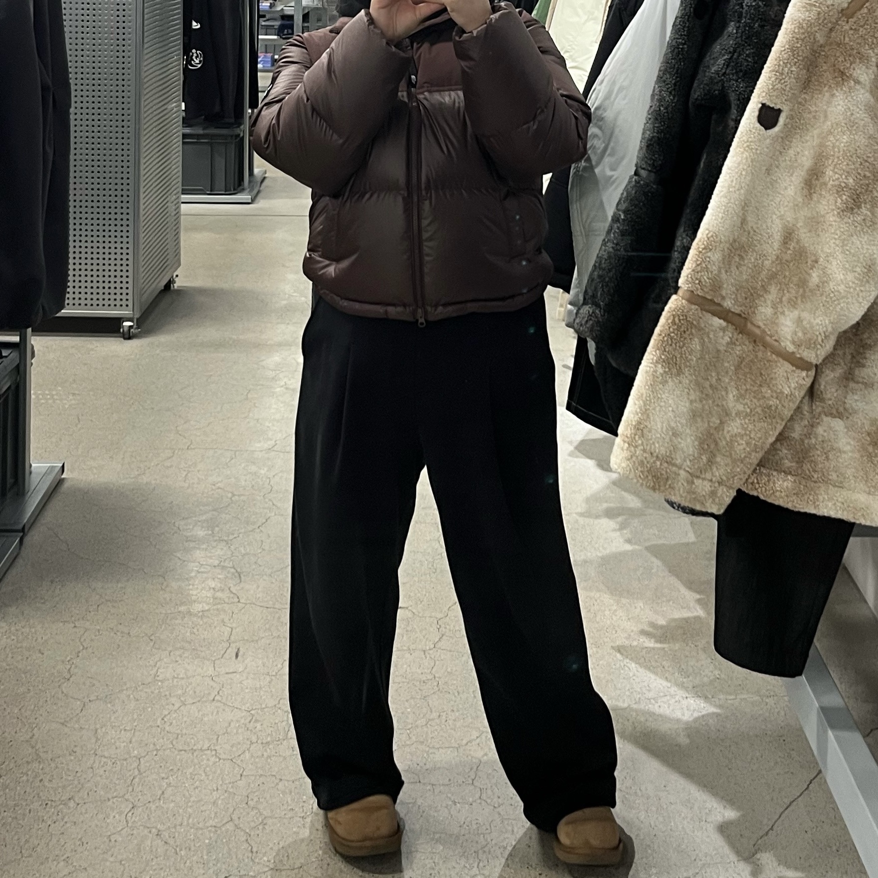 (W) The North Face White Label Novelty Nuptse Down Jacket Cocoa Brown, UGG Classic Mini Boots Chestnut 착용 스타일 - 1