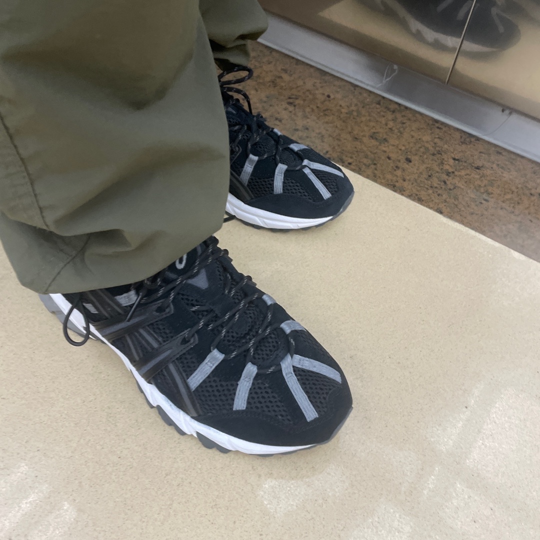 Asics Gel-Sonoma 15-50 Black Clay Grey 착용 스타일