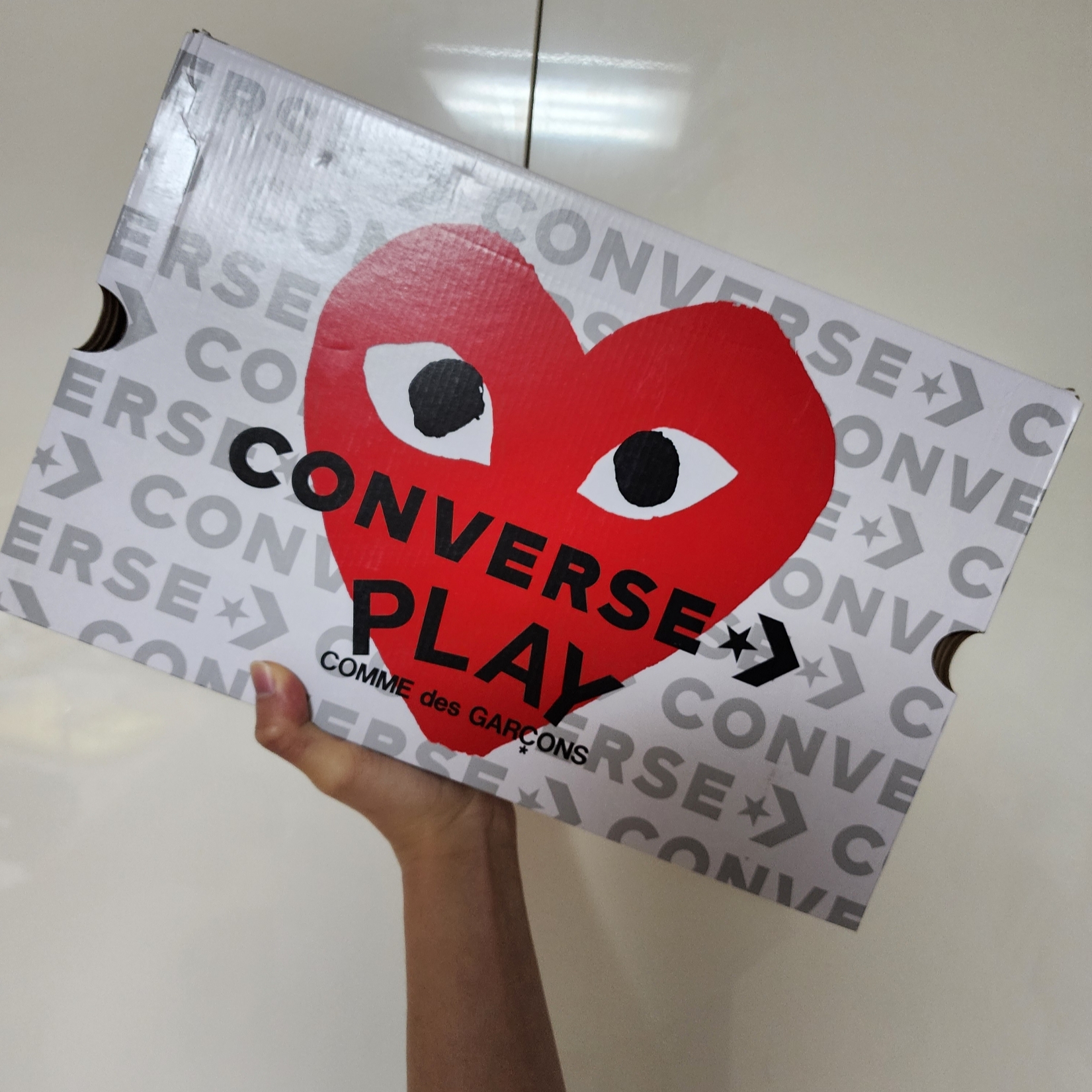 Converse x Play Comme des Garcons Chuck 70 Ox White 착용 스타일 - 1