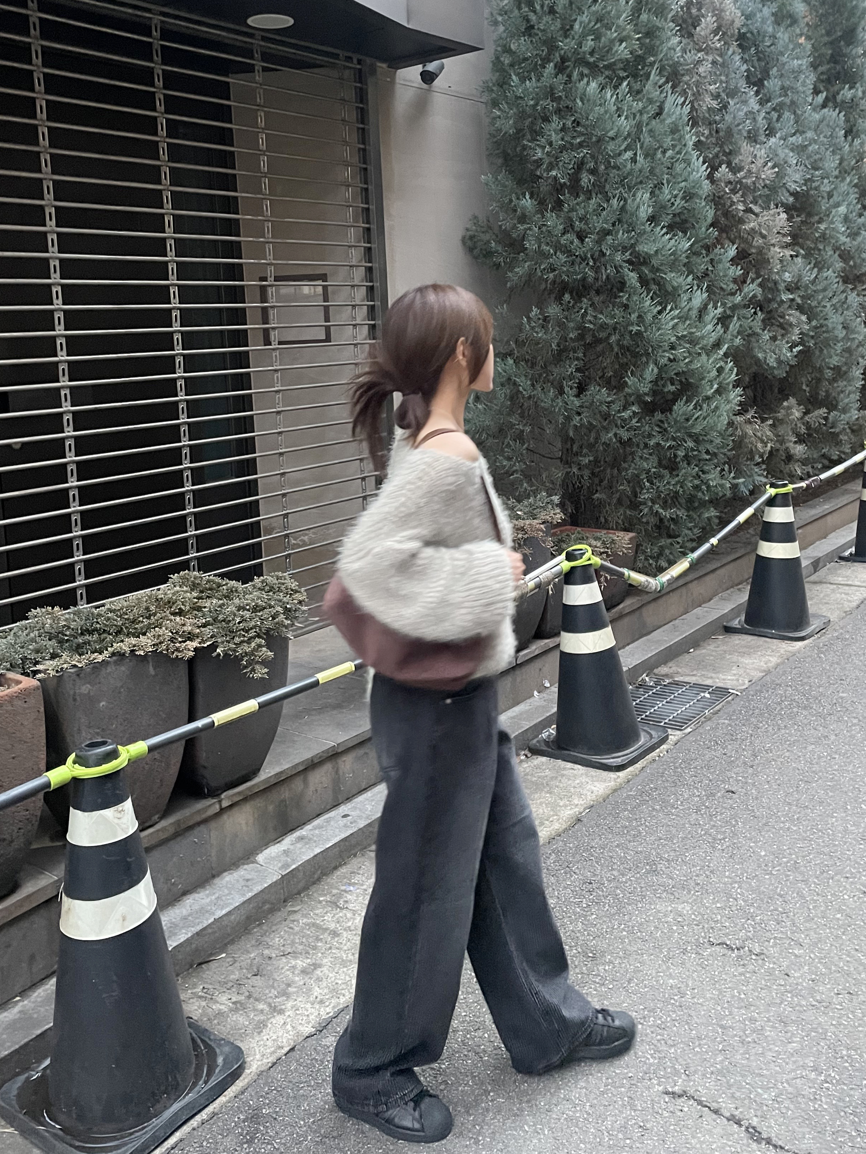 아디다스 슈퍼스타 트리플 블랙 착용 스타일