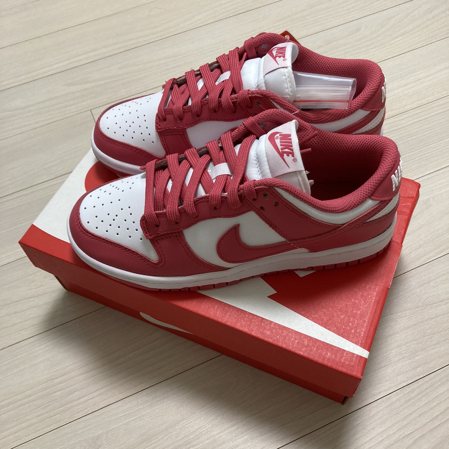 (W) Nike Dunk Low Archeo Pink 착용 스타일