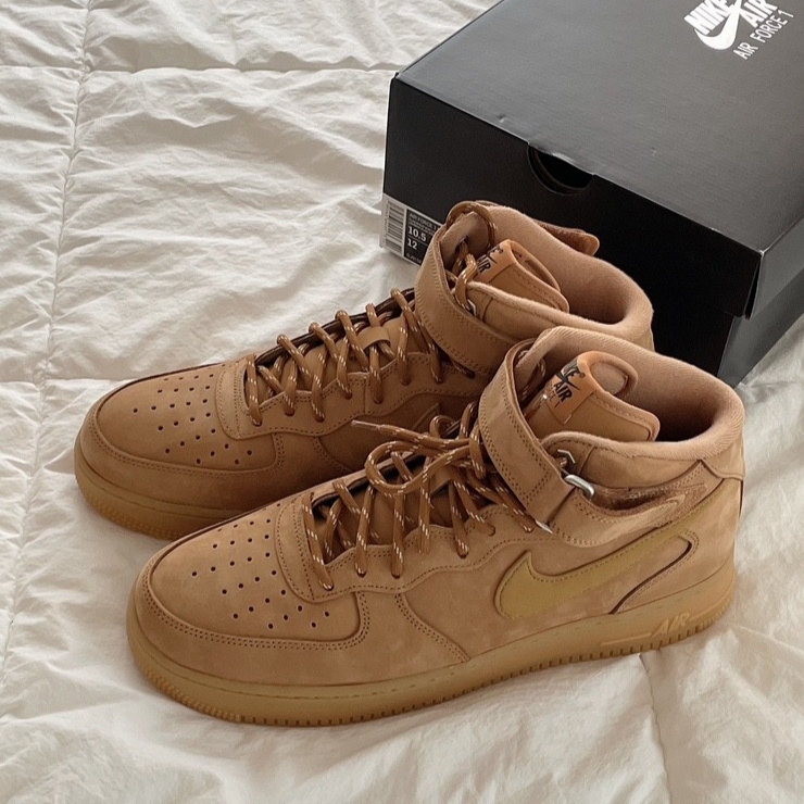 Nike Air Force 1 Mid '07 WB Flax 착용 스타일