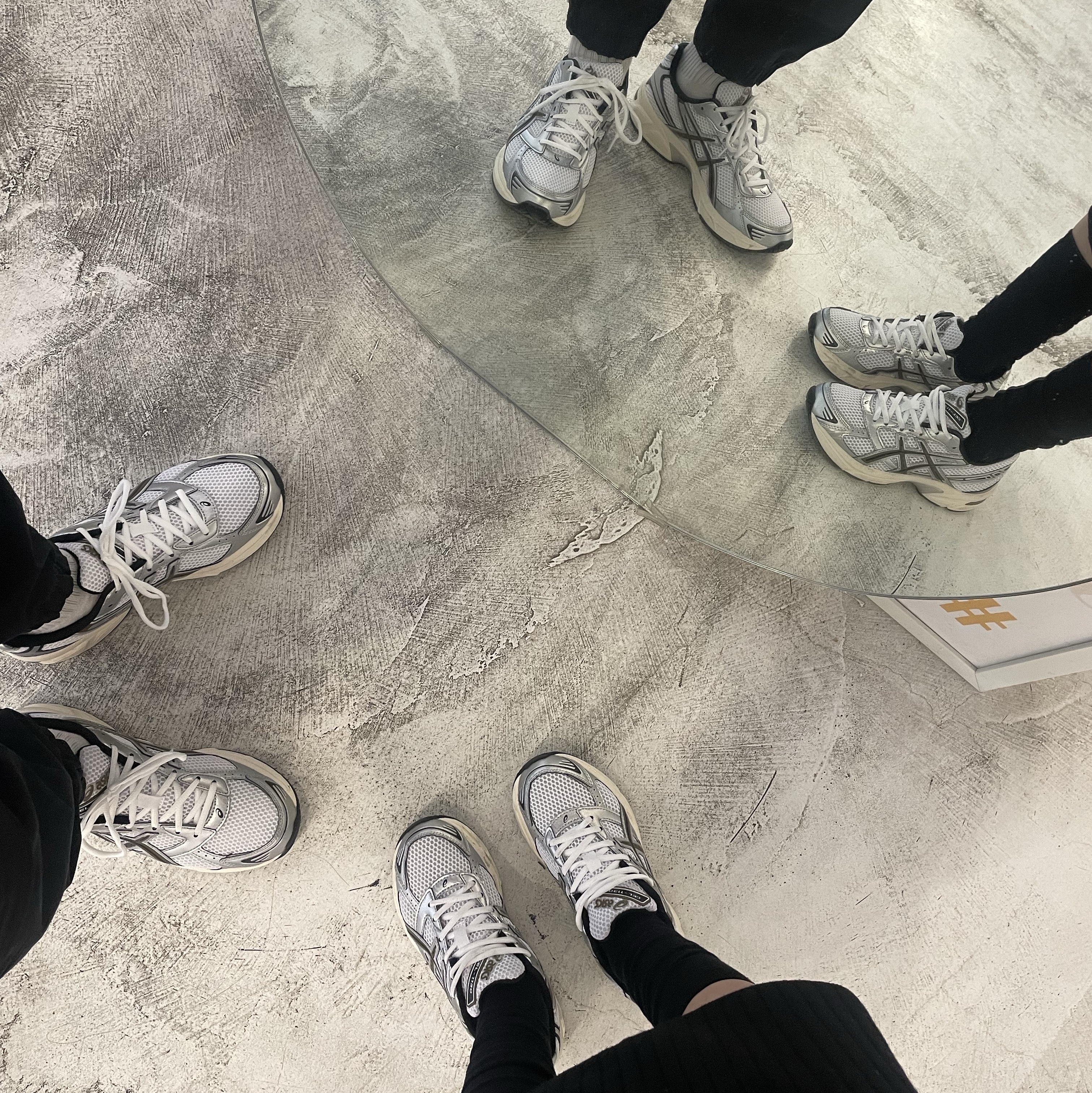 Asics Gel-1130 White Clay Canyon 착용 스타일 - 1