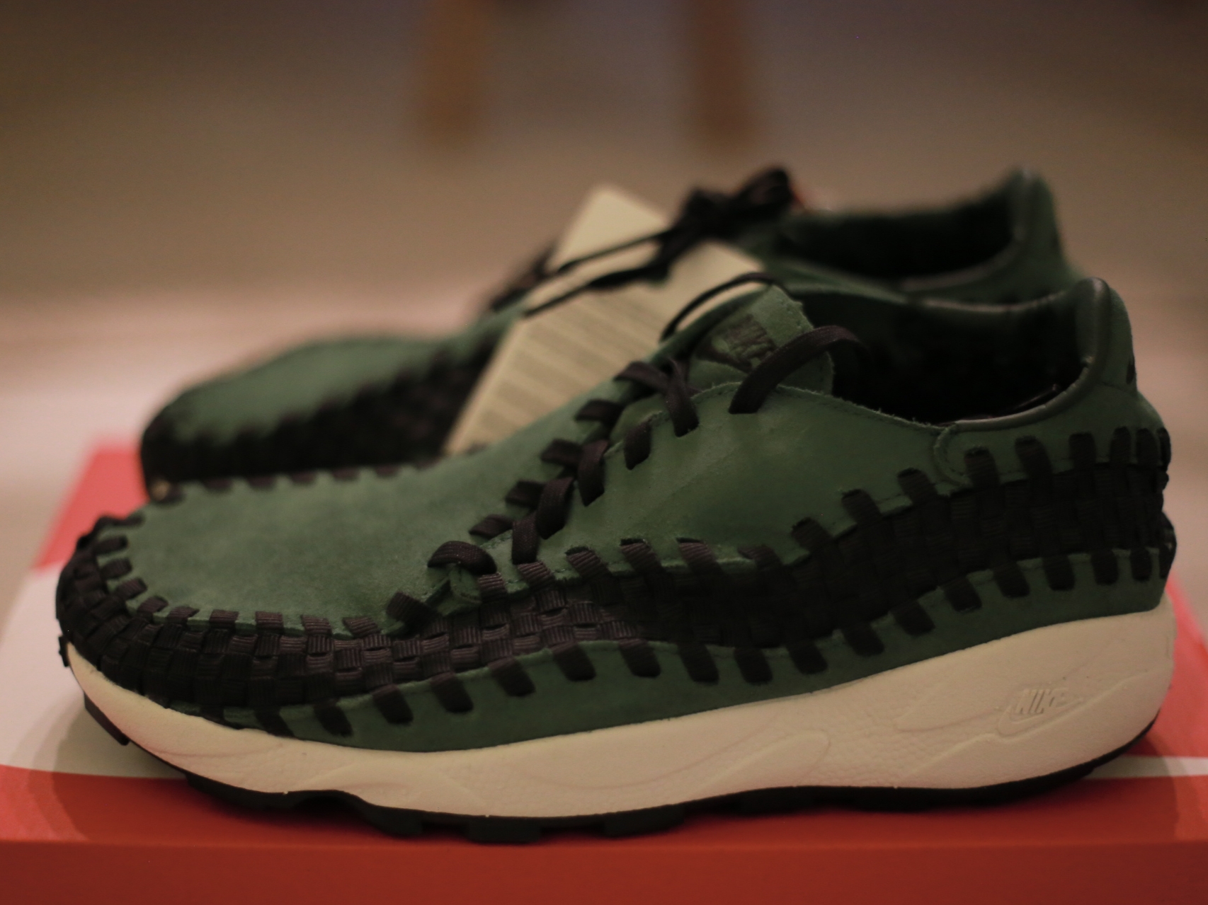 (W) Nike Air Footscape Woven Fir 착용 스타일 - 1