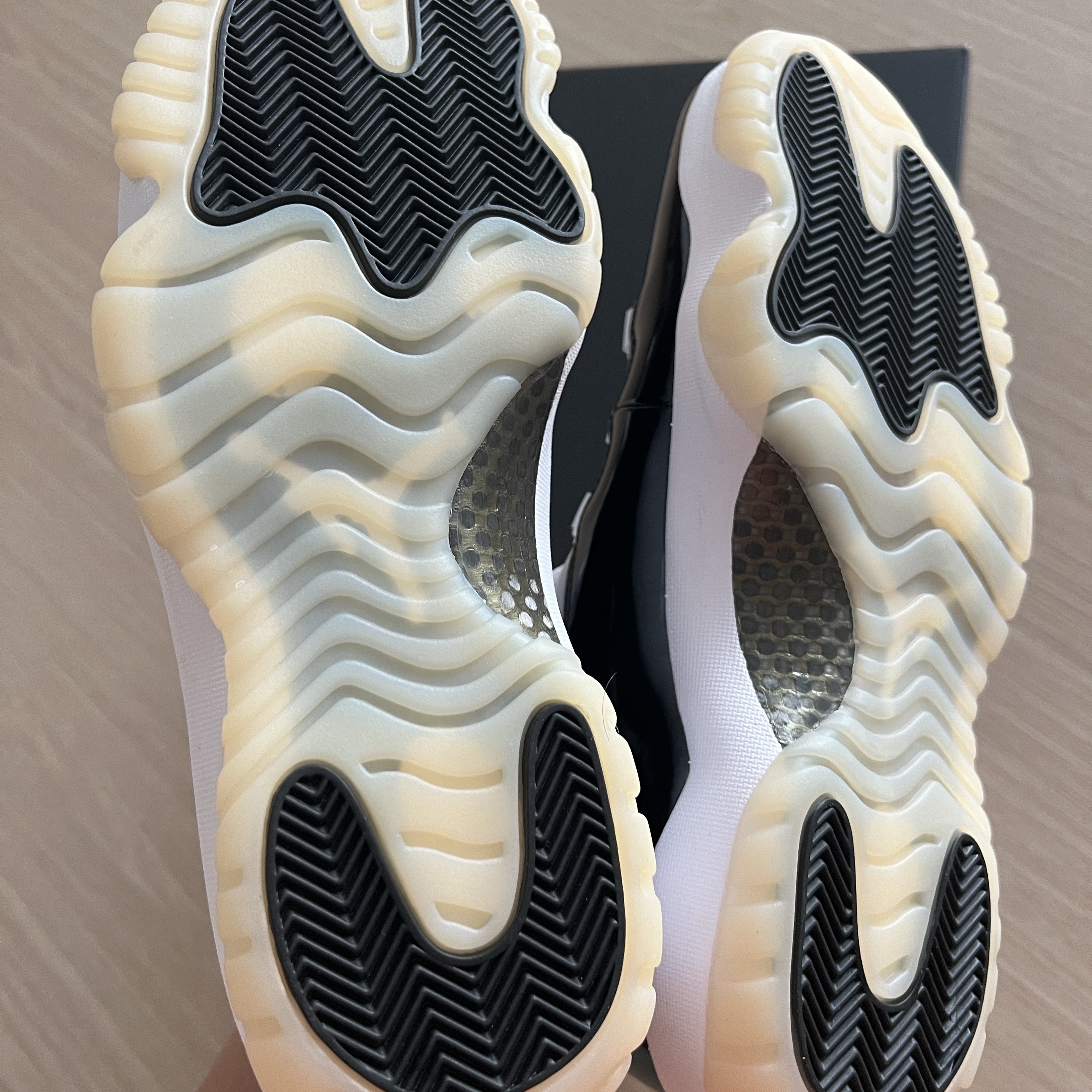 Jordan 11 Retro Gratitude 착용 스타일 - 1