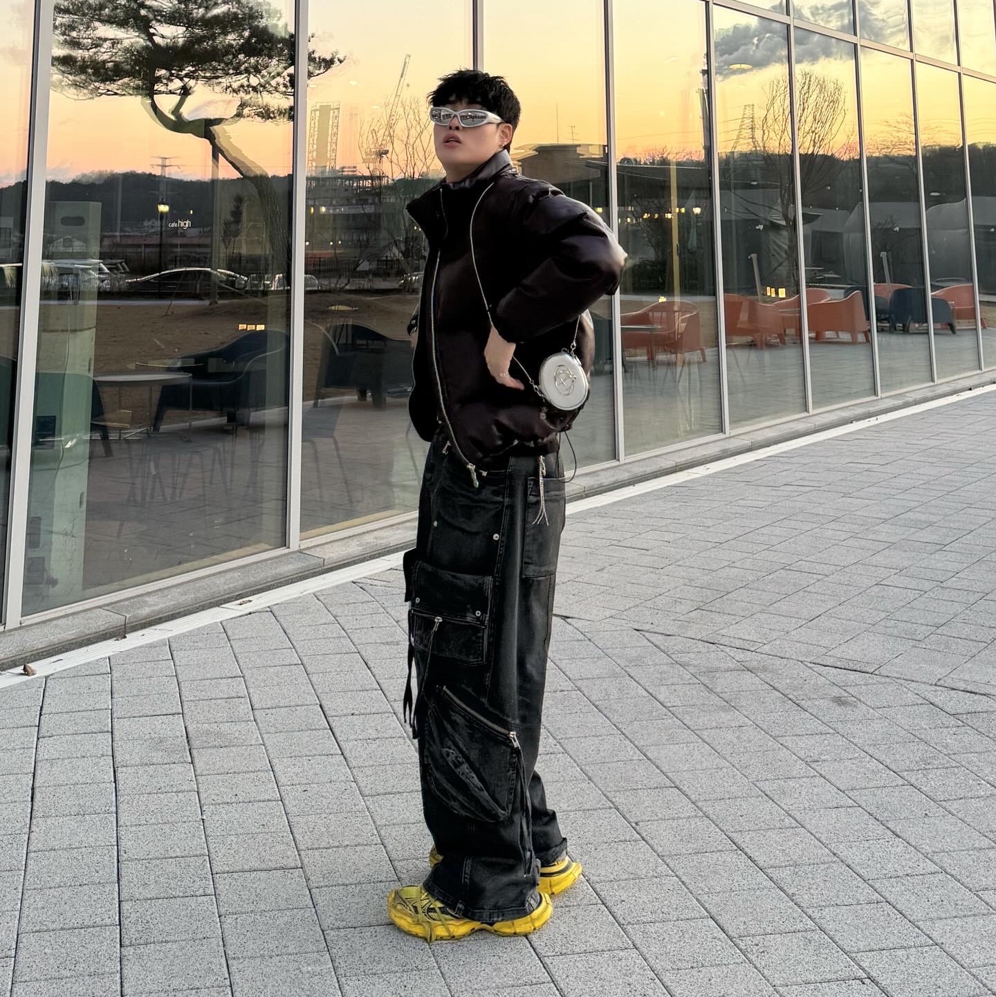 Thug Club Leather Puffer Jacket Purple, Balenciaga 3XL Sneakers Yellow Black 착용 스타일 - 3