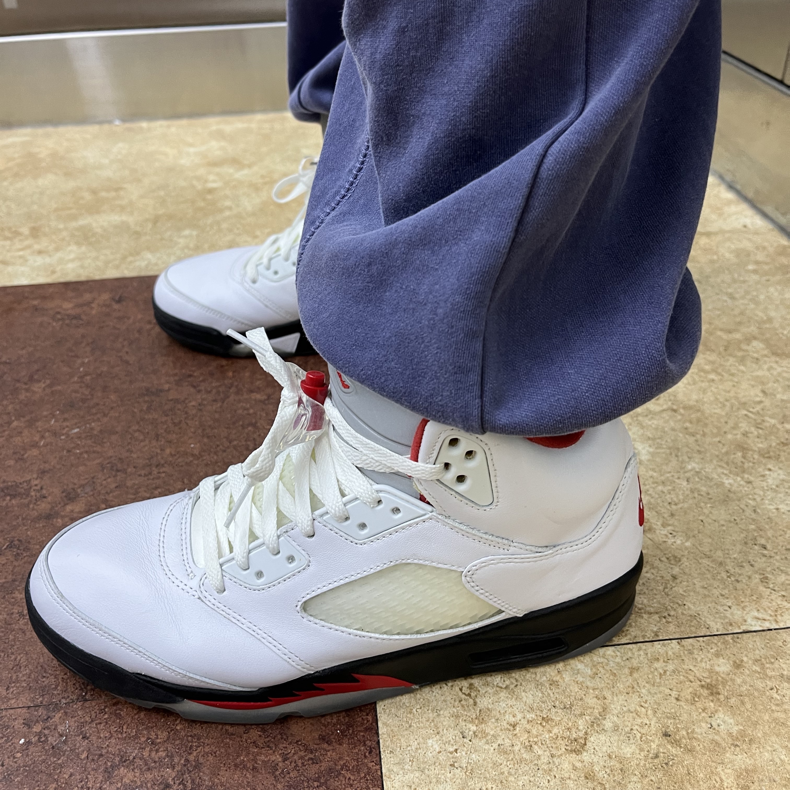 Jordan 5 Retro Fire Red Silver Tongue 2020 착용 스타일