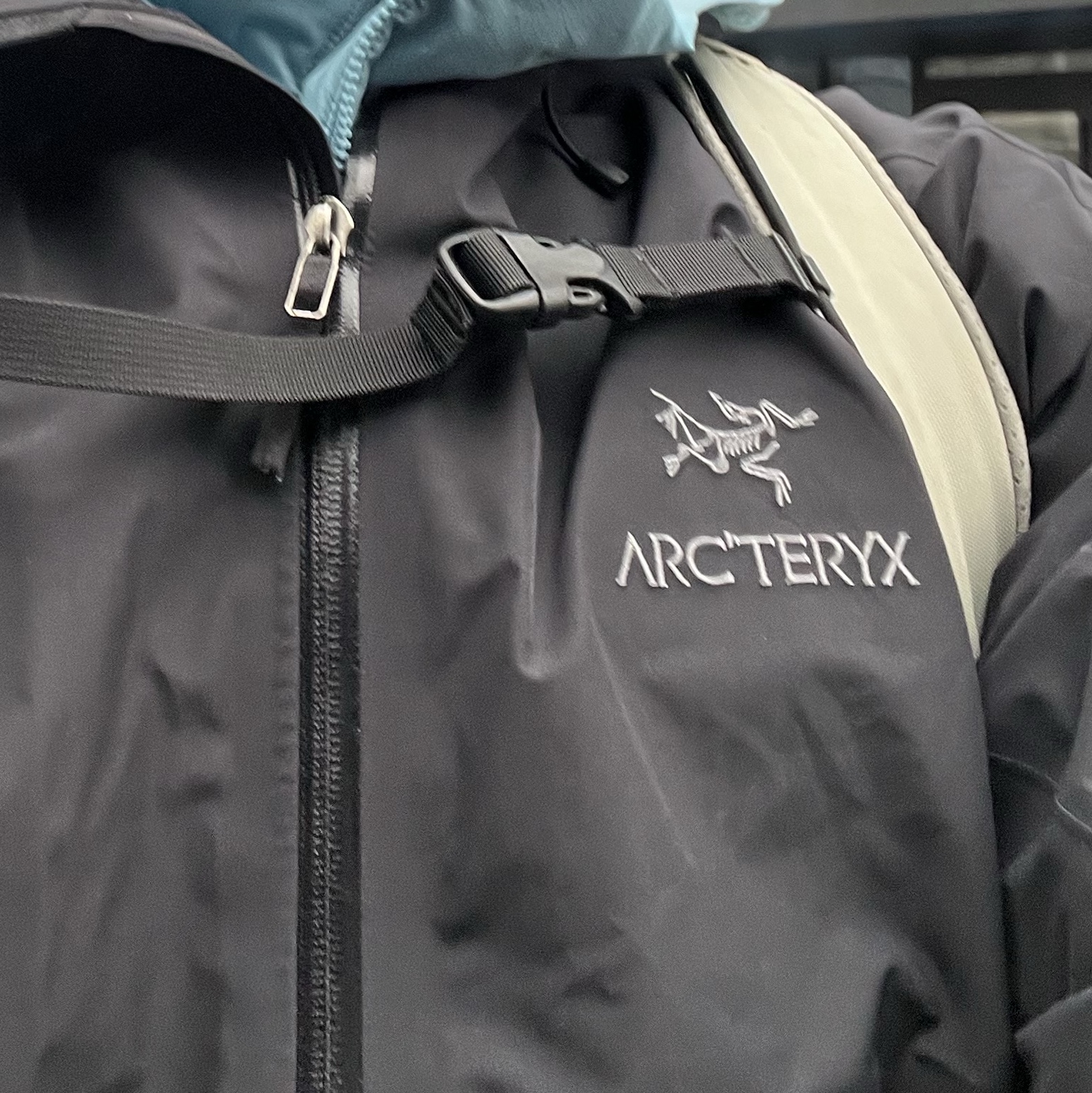Arc'teryx Beta LT Jacket Black 착용 스타일