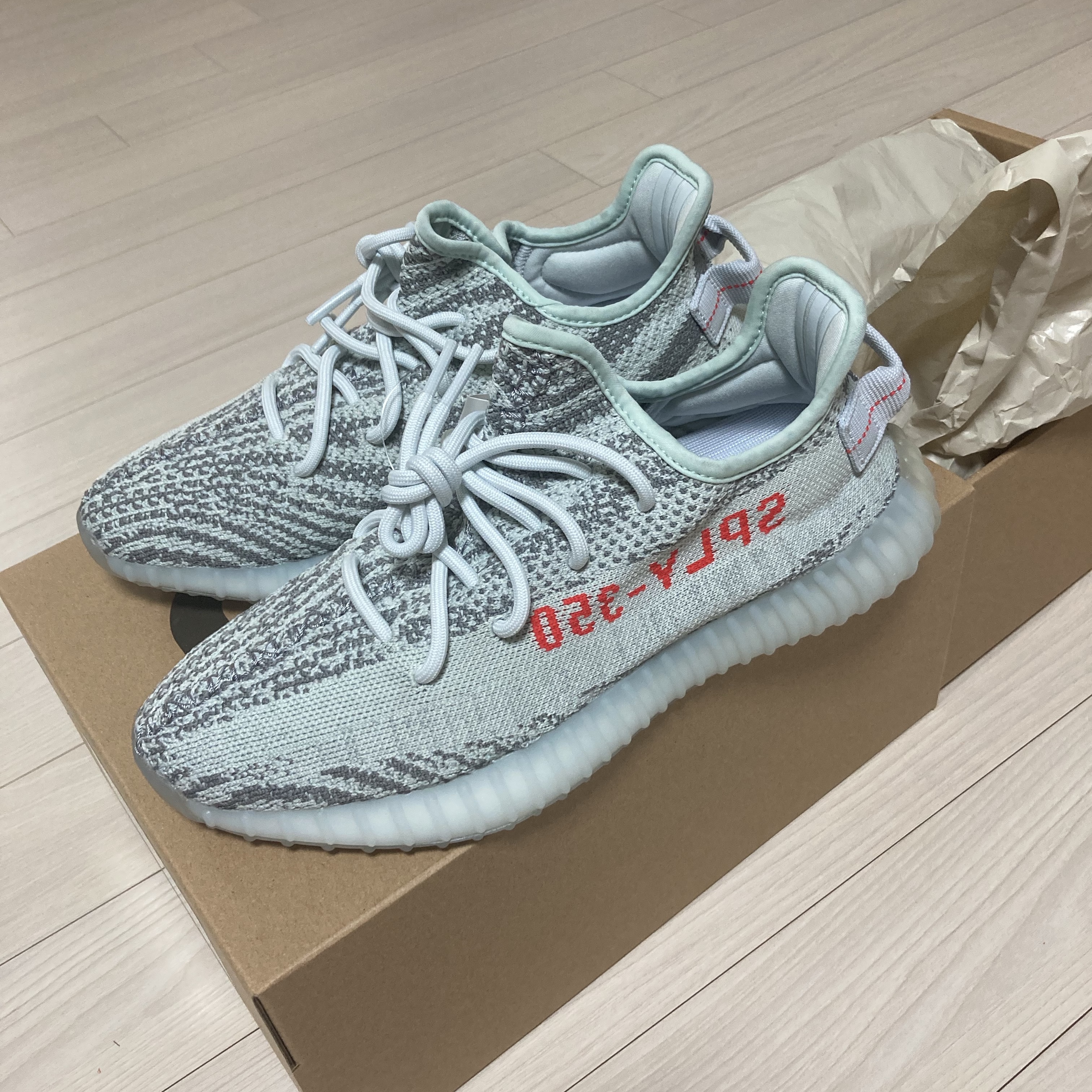 Adidas Yeezy Boost 350 V2 Blue Tint 2021/2022/2023 착용 스타일