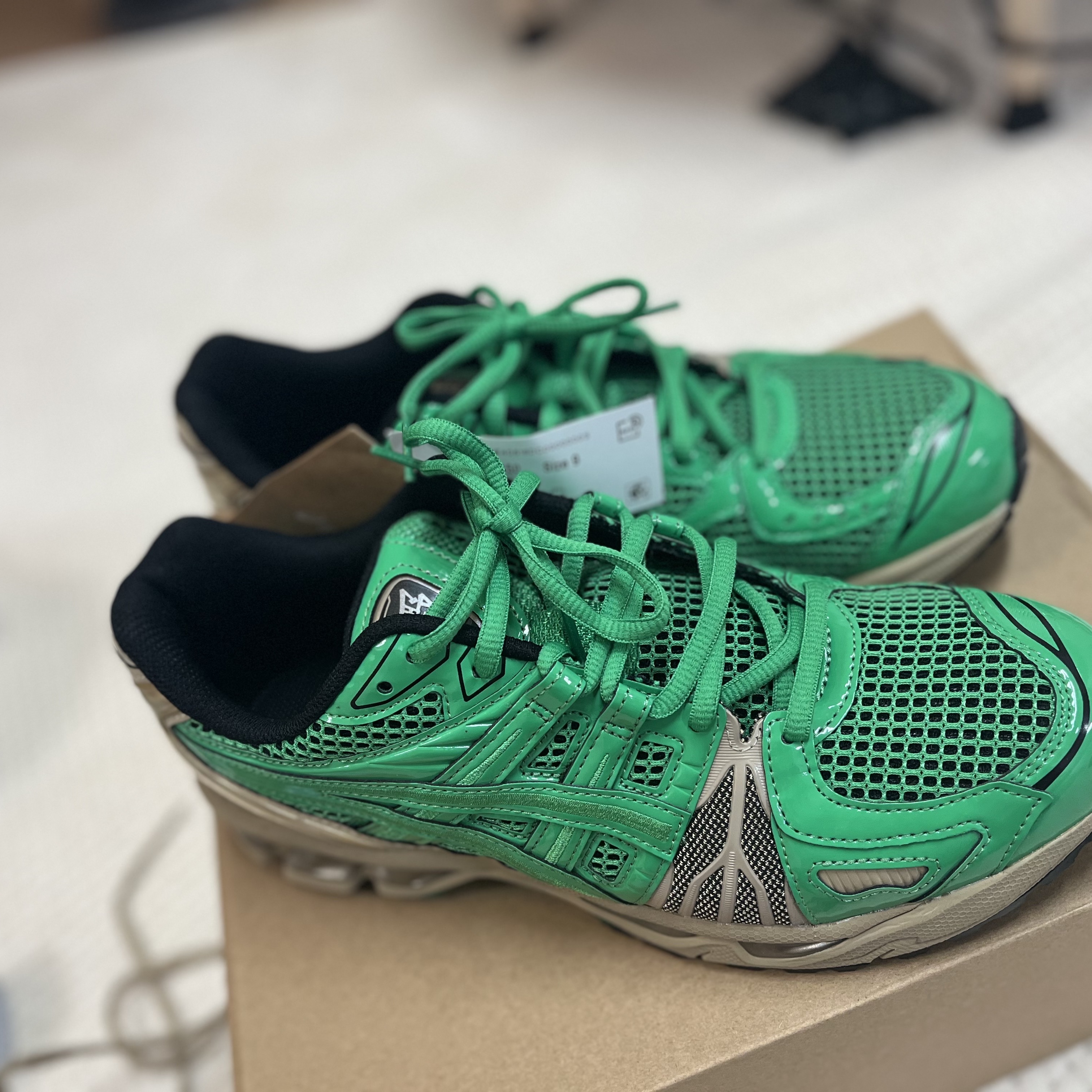 Asics x GmbH Gel-Kayano Legacy Coriander Green Gold 착용 스타일 - 3