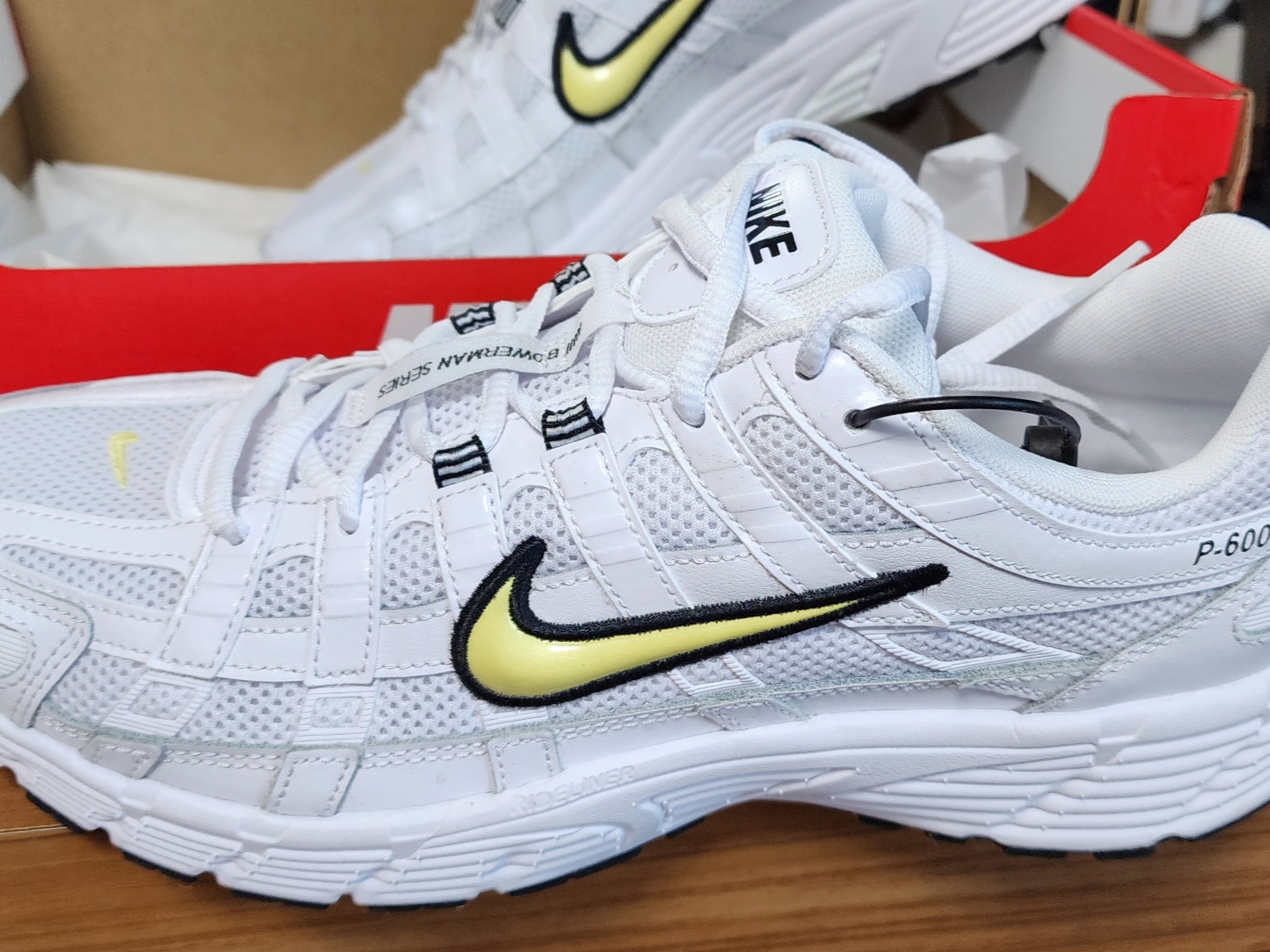 Nike P-6000 White Lemon Chiffon 착용 스타일