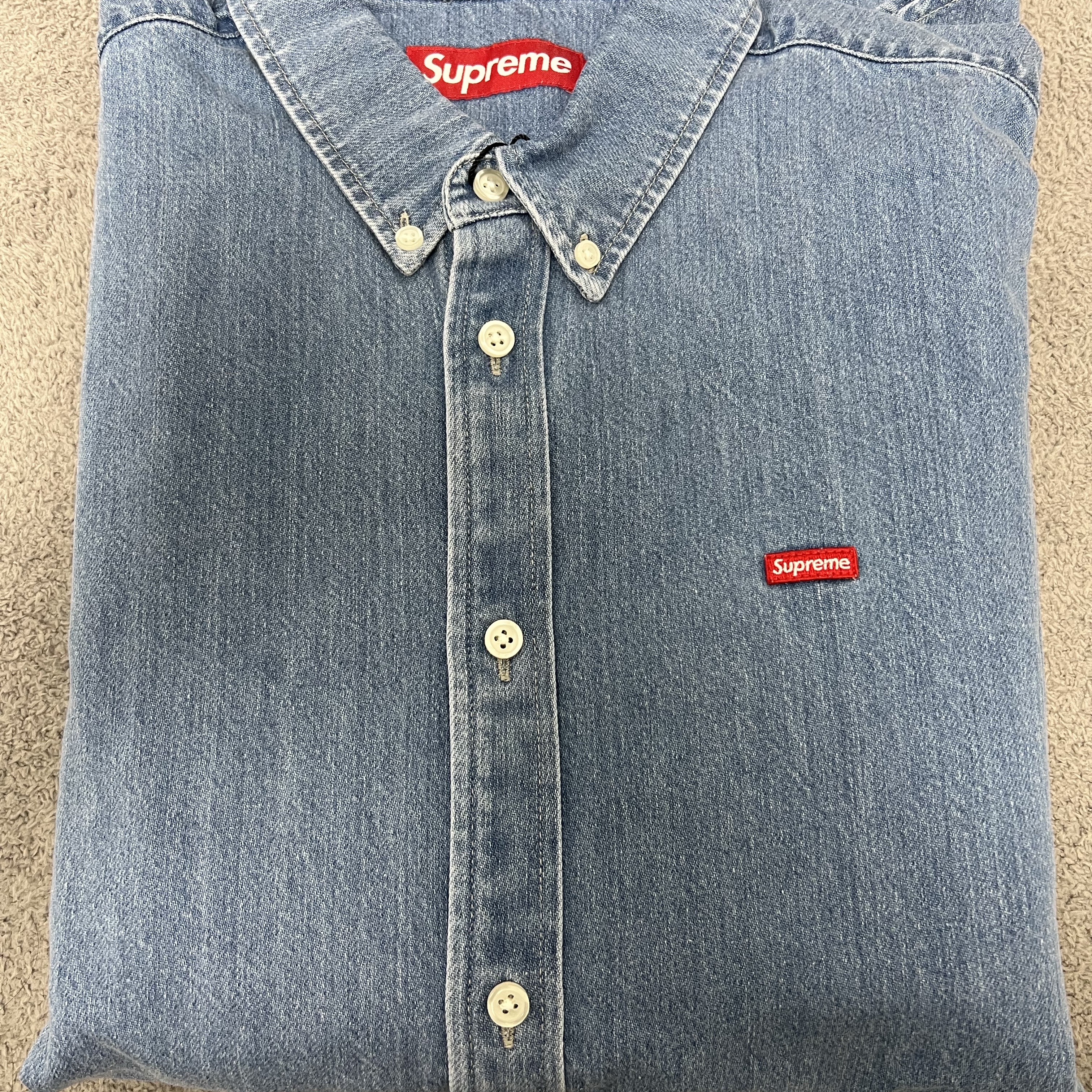 Supreme Small Box Shirt Denim - 23FW 착용 스타일