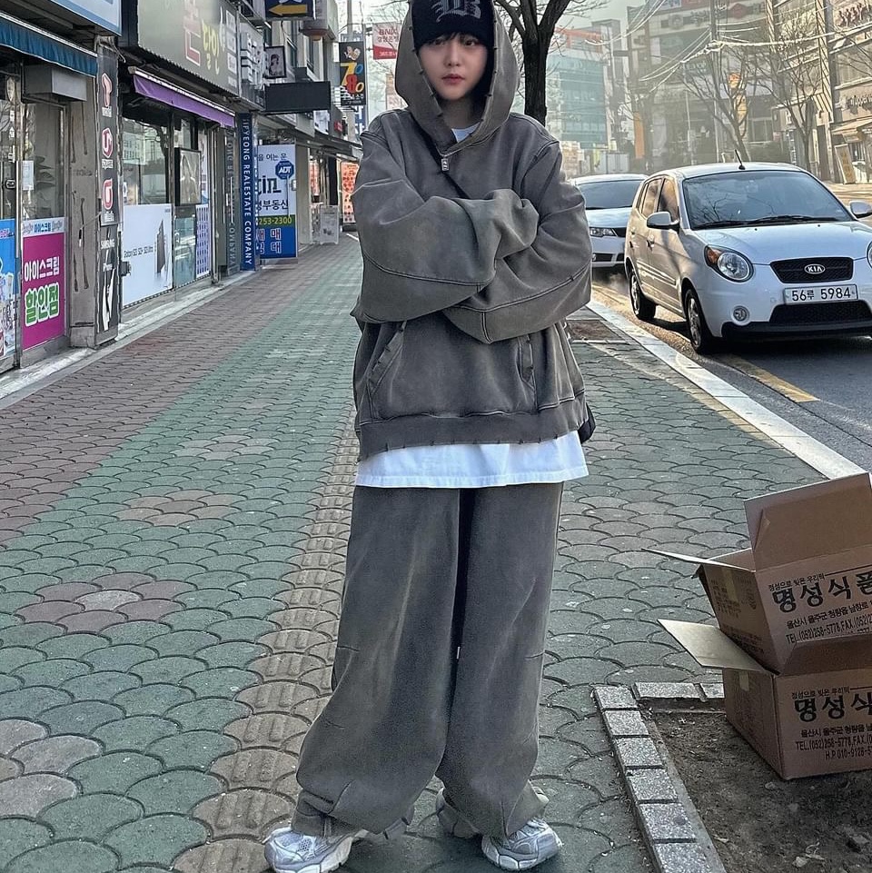 Balenciaga 3XL Mule White, (W) Balenciaga 3XL Sneakers Light Beige 착용 스타일 - 2
