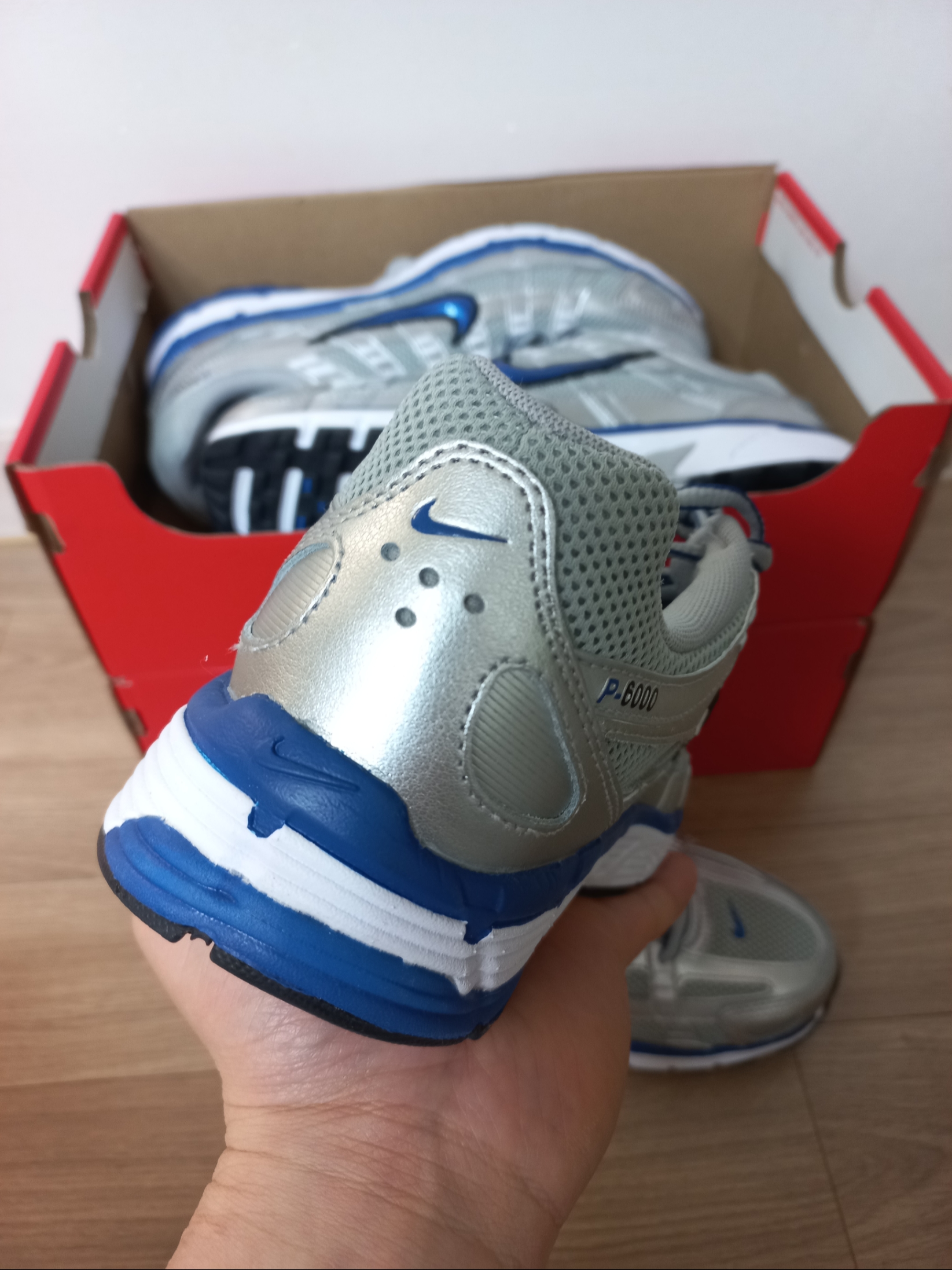 (W) Nike P-6000 Laser Blue 착용 스타일 - 2