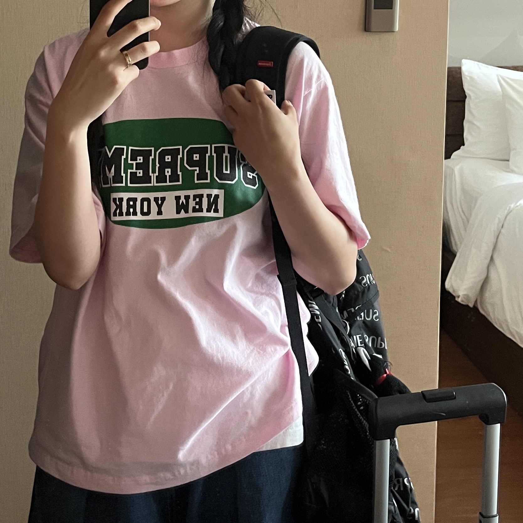 Supreme New York T-Shirt Light Pink - 23SS, Supreme Washed Chino Twill Camp Cap Stone - 22SS 착용 스타일 - 1