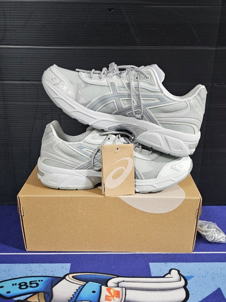 Asics x Atmos x Ojos Gel-1130 RE Glacier Grey Pure Silver 착용 스타일 - 2