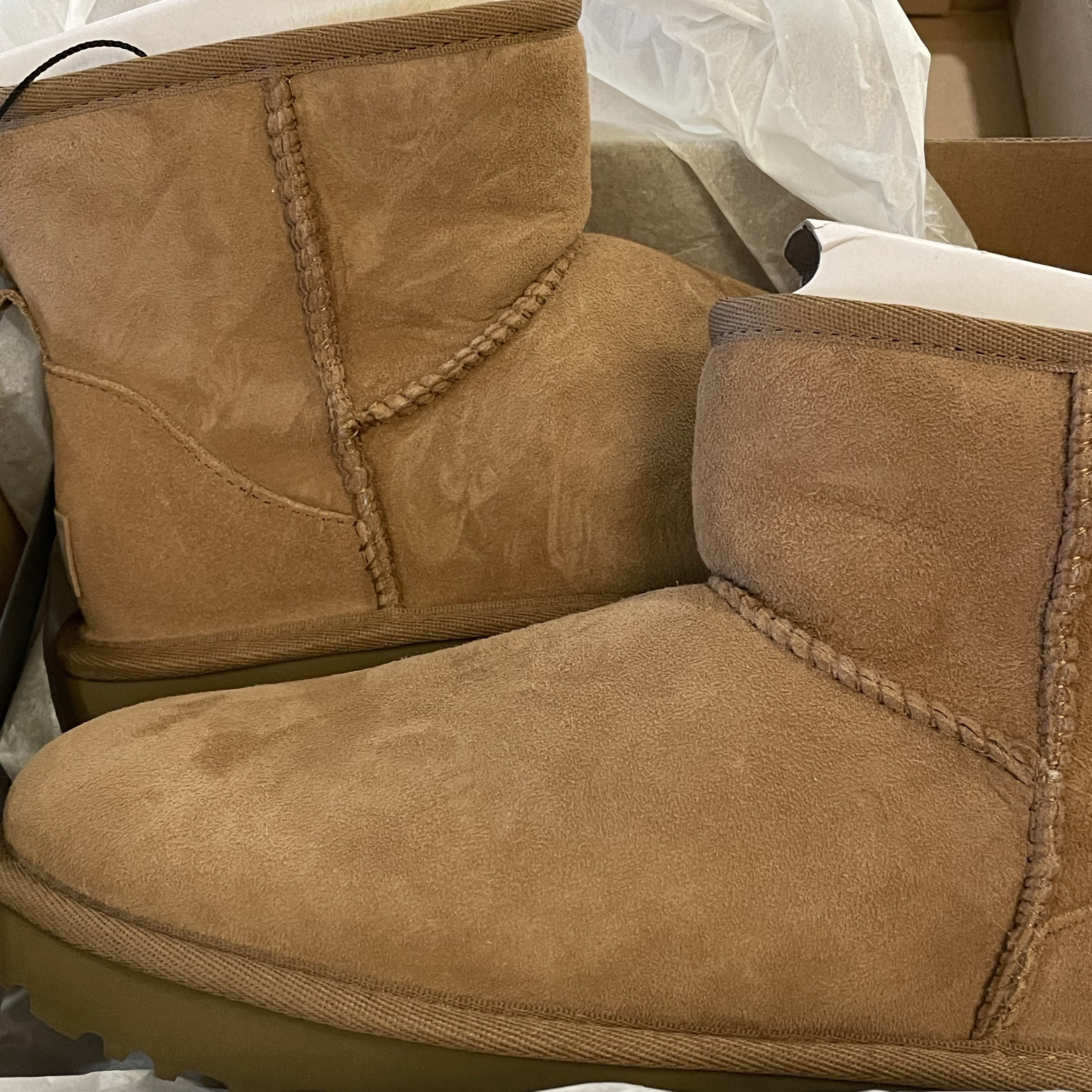 (W) UGG Classic Mini II Boots Chestnut 착용 스타일 - 2