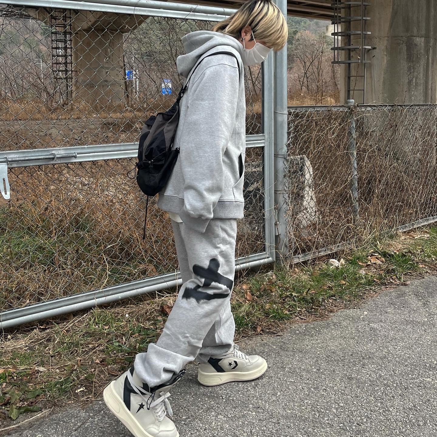 Converse x Drkshdw Turbowpn Pelican 착용 스타일 - 2