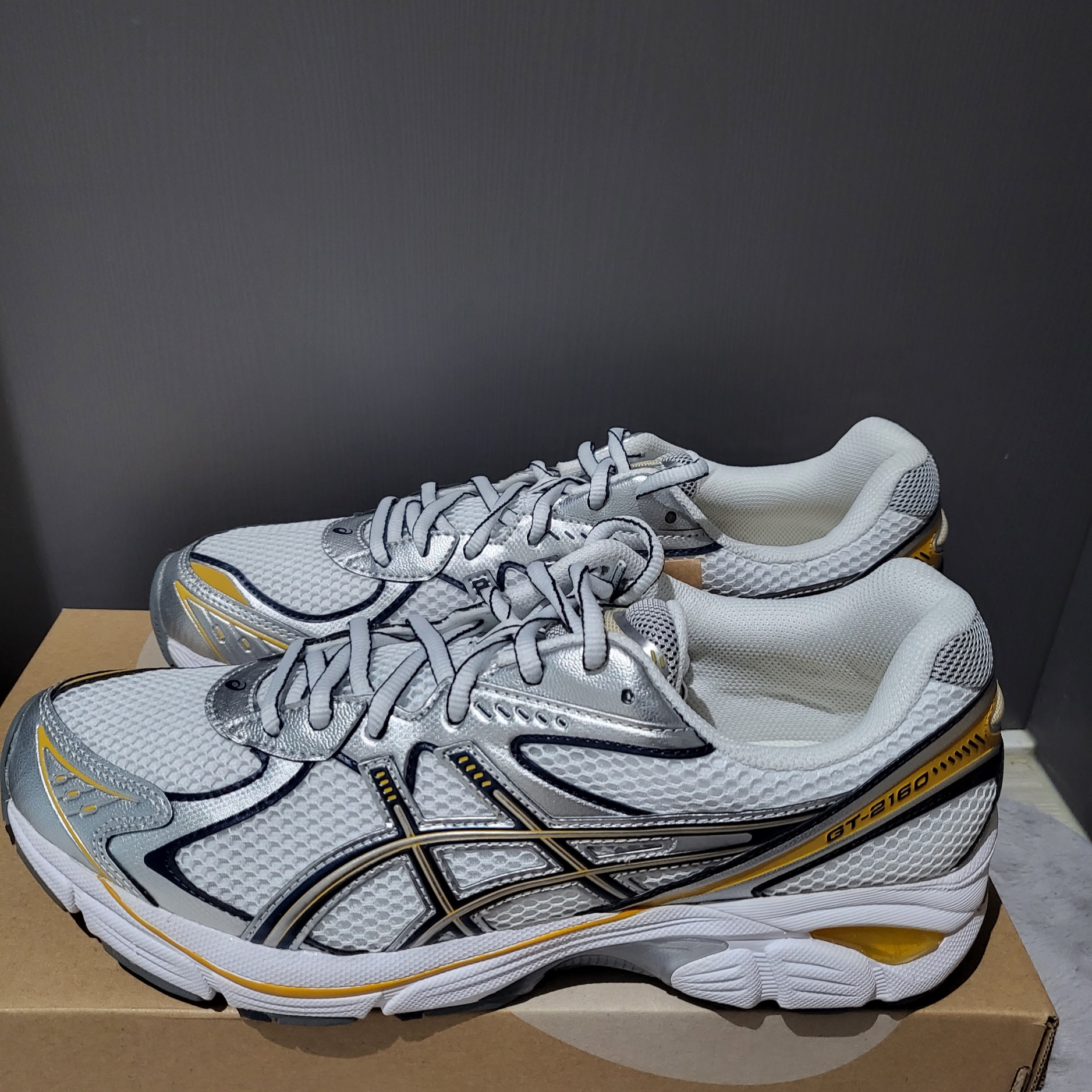 Asics GT-2160 White Pure Silver 착용 스타일