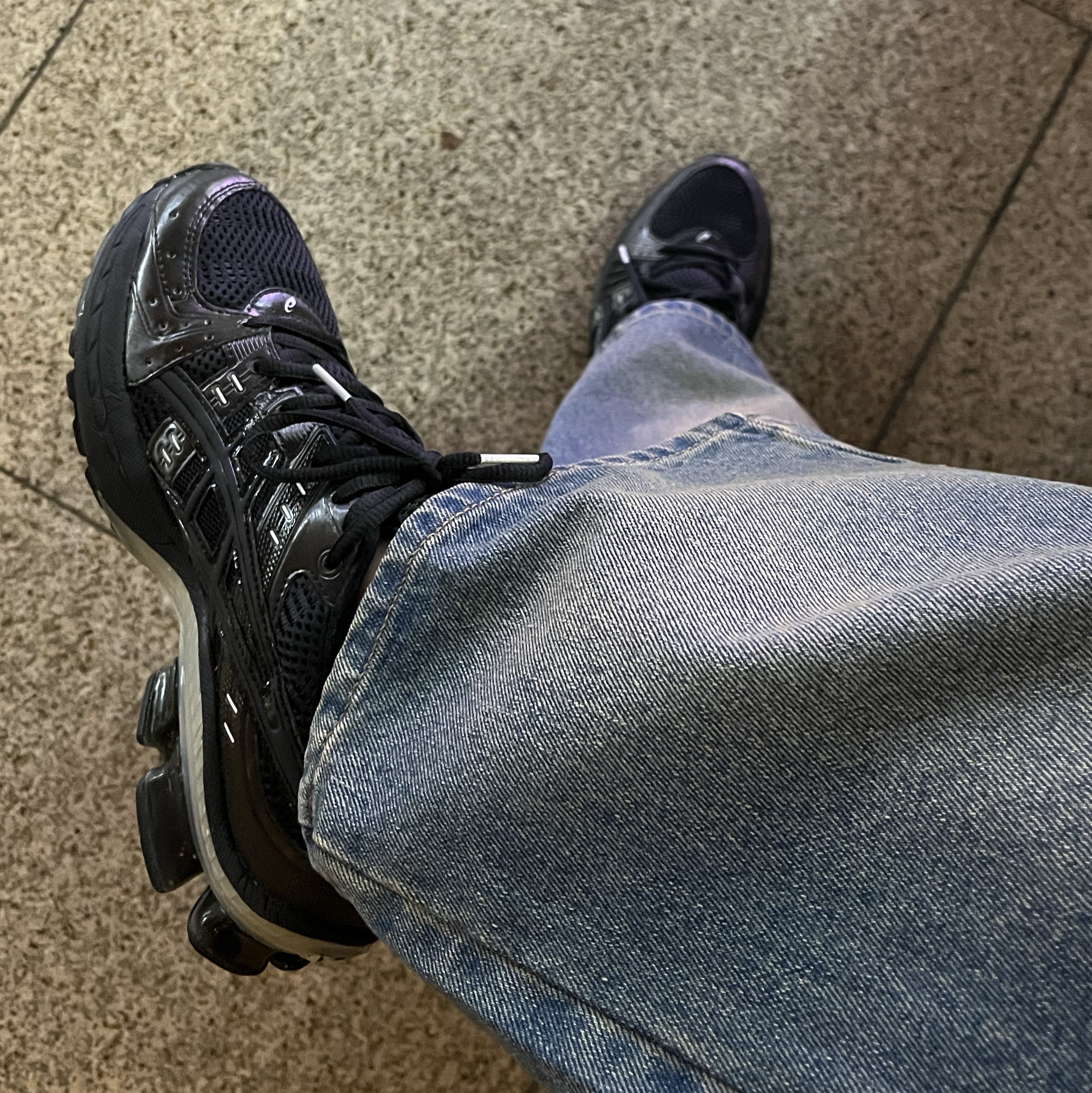 Asics Gel Kinsei OG Black 착용 스타일 - 3