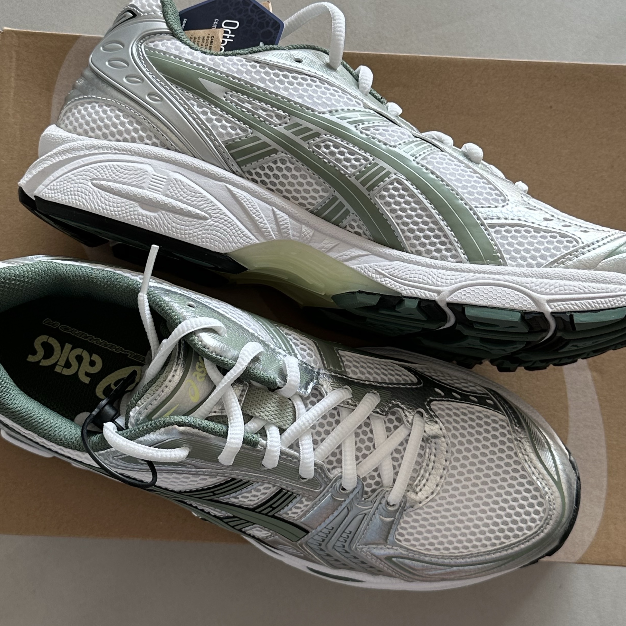 Asics Gel-Kayano 14 White Slate Grey 착용 스타일 - 2