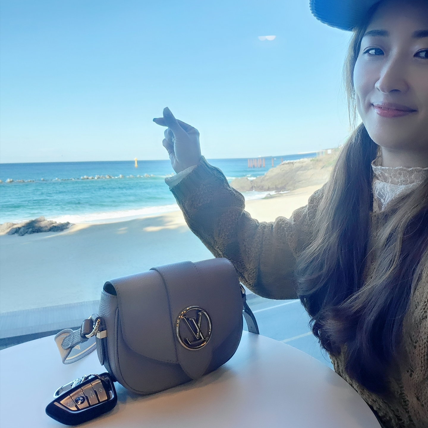 Louis Vuitton LV Pont 9 Soft PM Black 착용 스타일 - 2