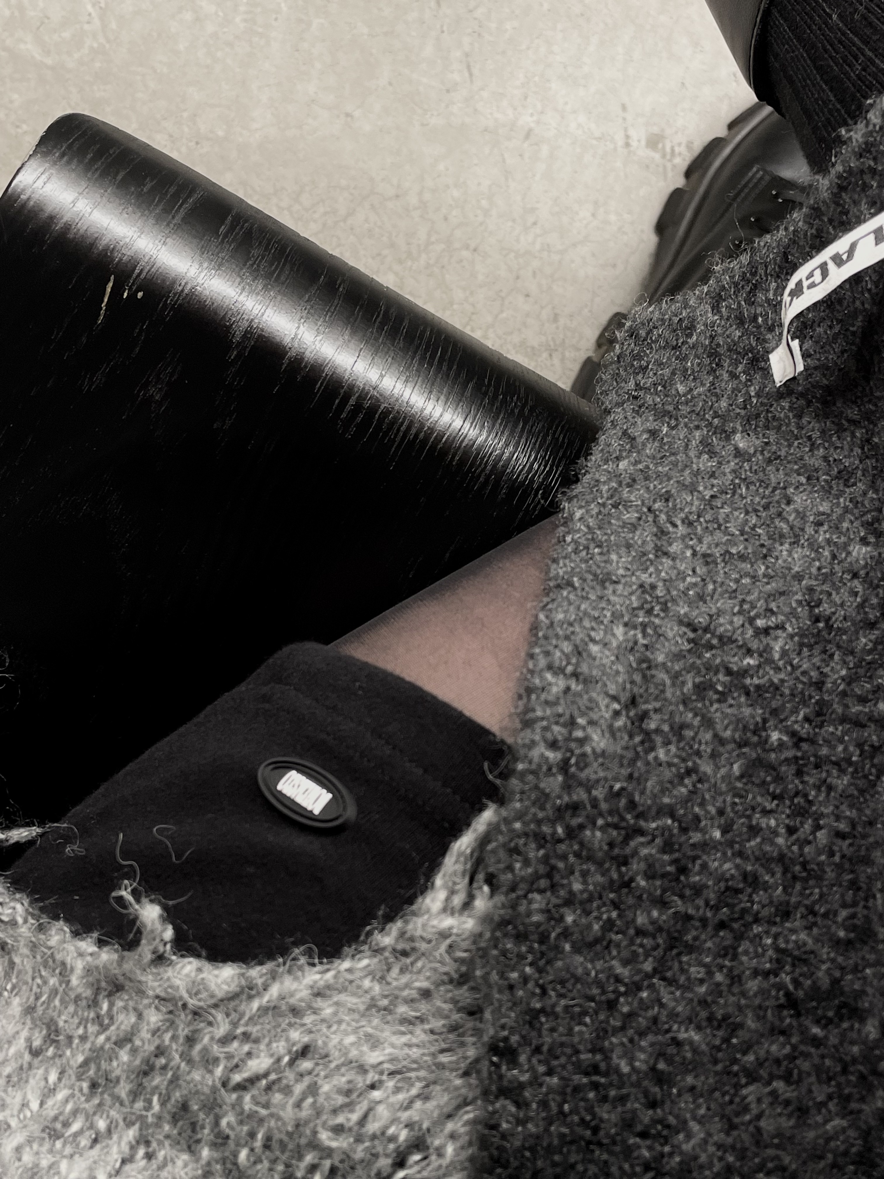 (W) Bohemian Seoul Basic Folded Biker Shorts Black, Vivienne Westwood Mini Pearl Bas Relief Necklace Silver 착용 스타일 - 2