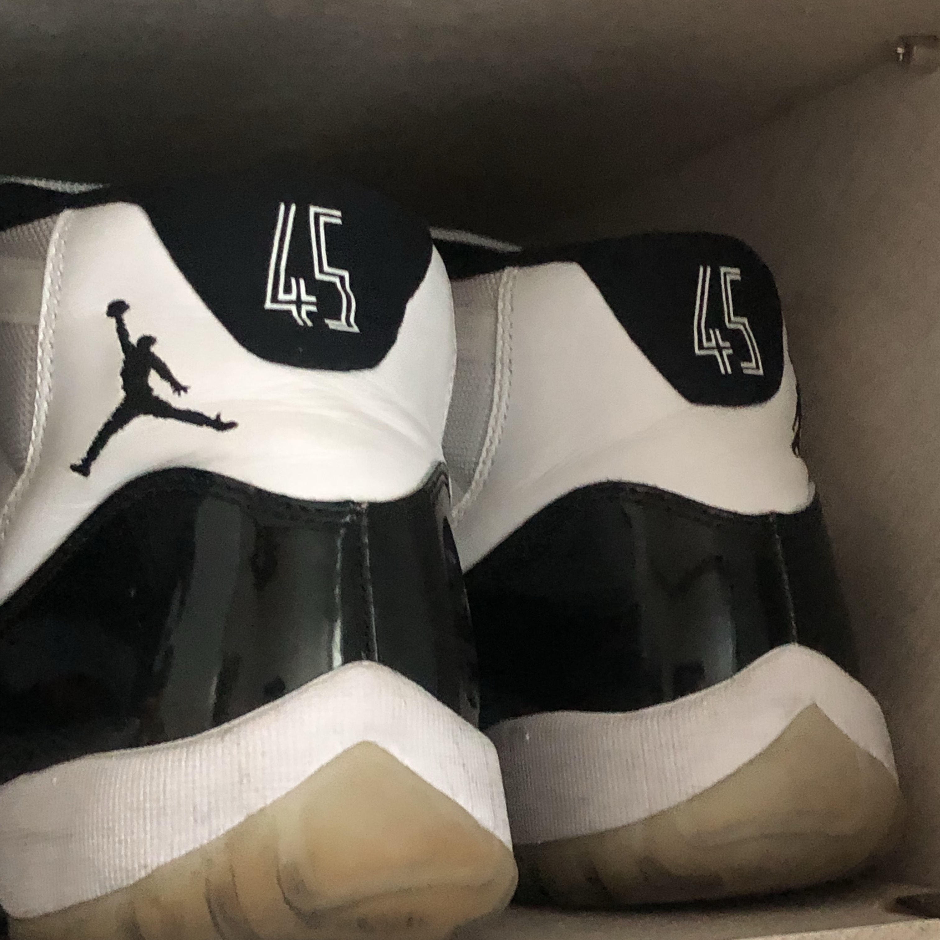 Jordan 11 Retro Concord 2018 착용 스타일