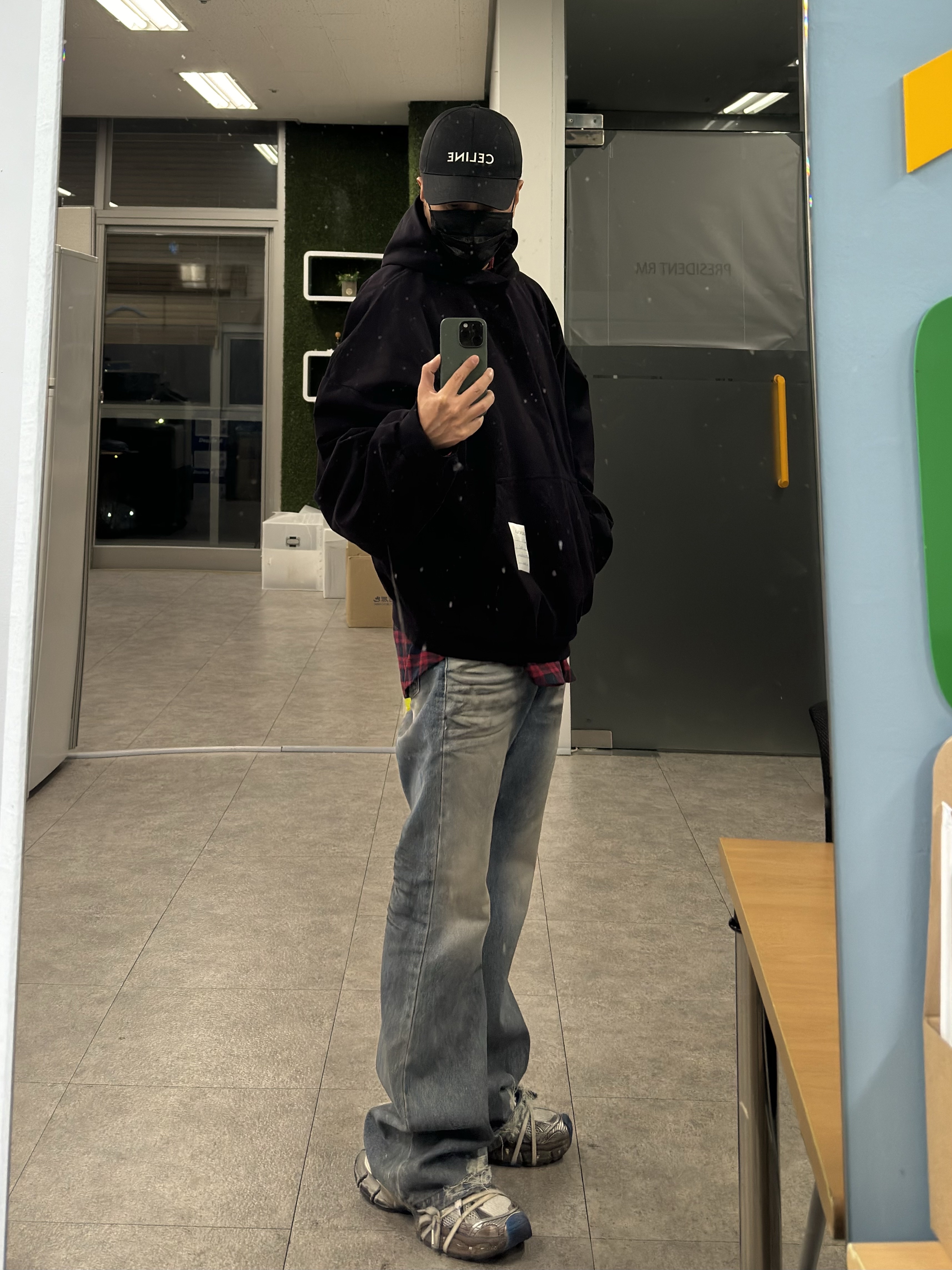 Project G/R Flare Jeans Blue 착용 스타일
