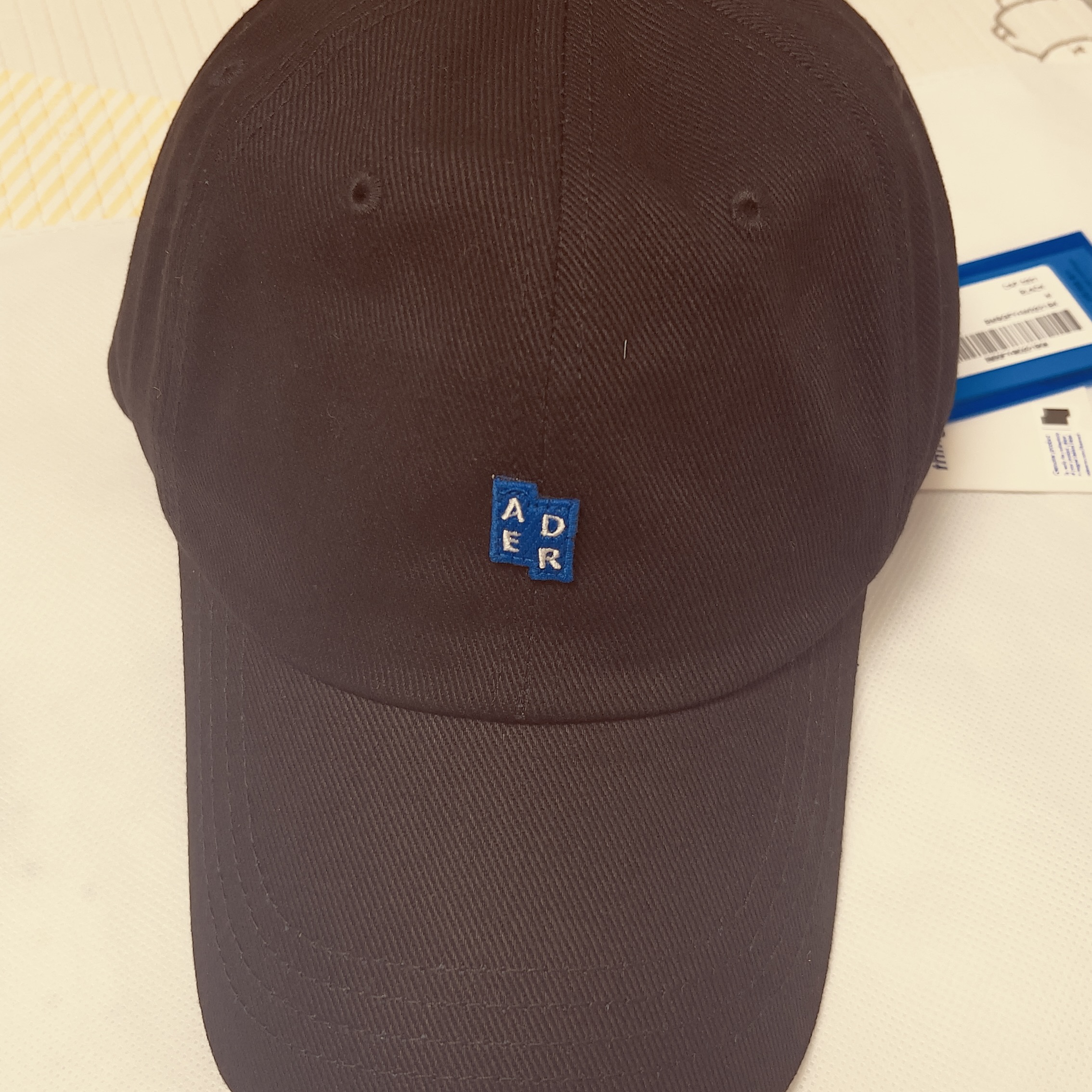 Ader Error Sig; TRS Tag Cap 01 Noir 착용 스타일 - 2