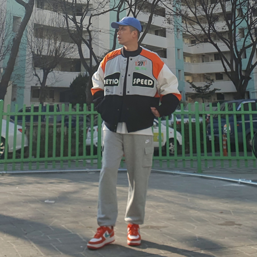 Nike Air Force 1 '07 LV8 Athletic Club Rush Orange Washed Teal, Supreme Pigment Print S Logo 6-Panel Royal - 20SS 착용 스타일 - 2