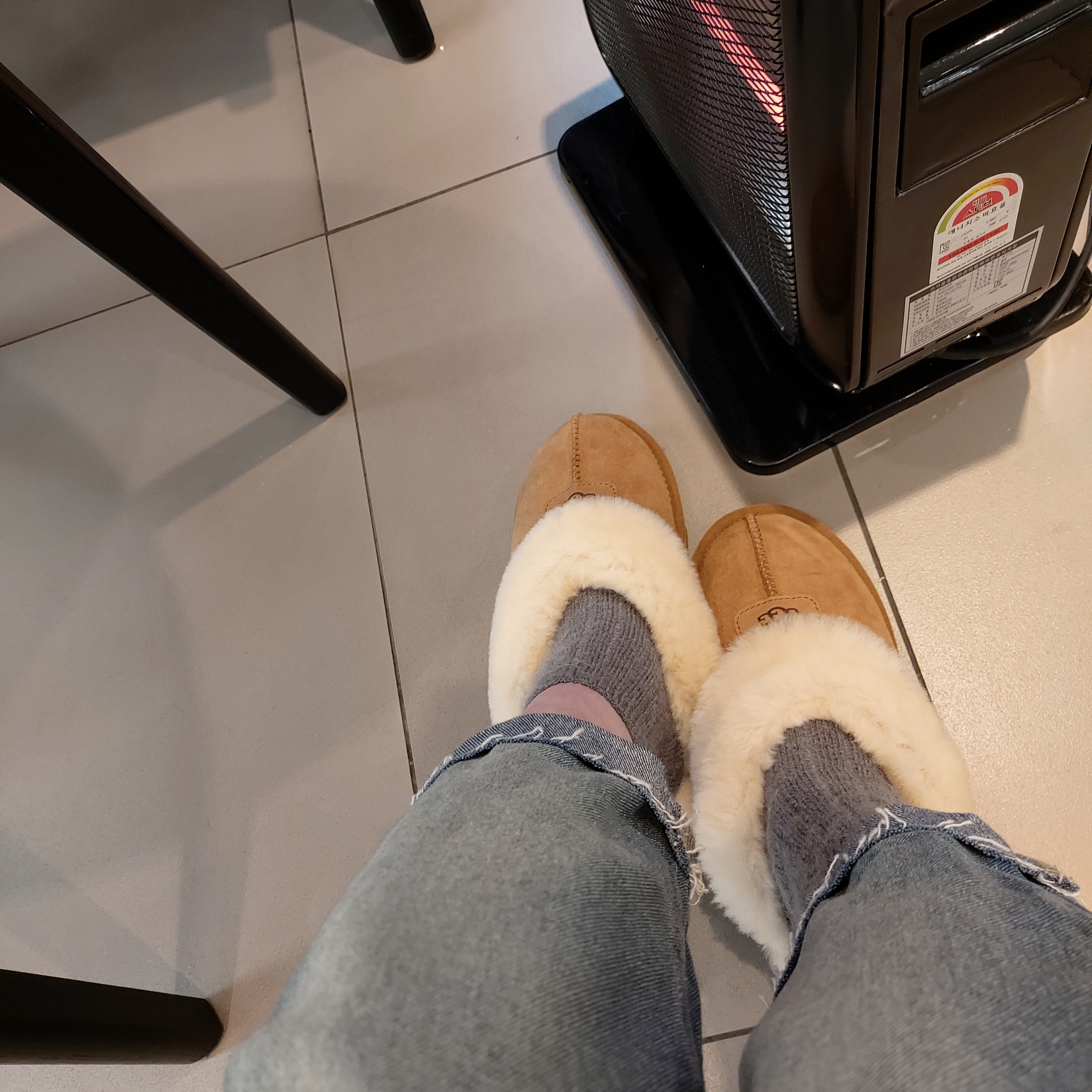 (W) UGG Coquette Slipper Chestnut 착용 스타일