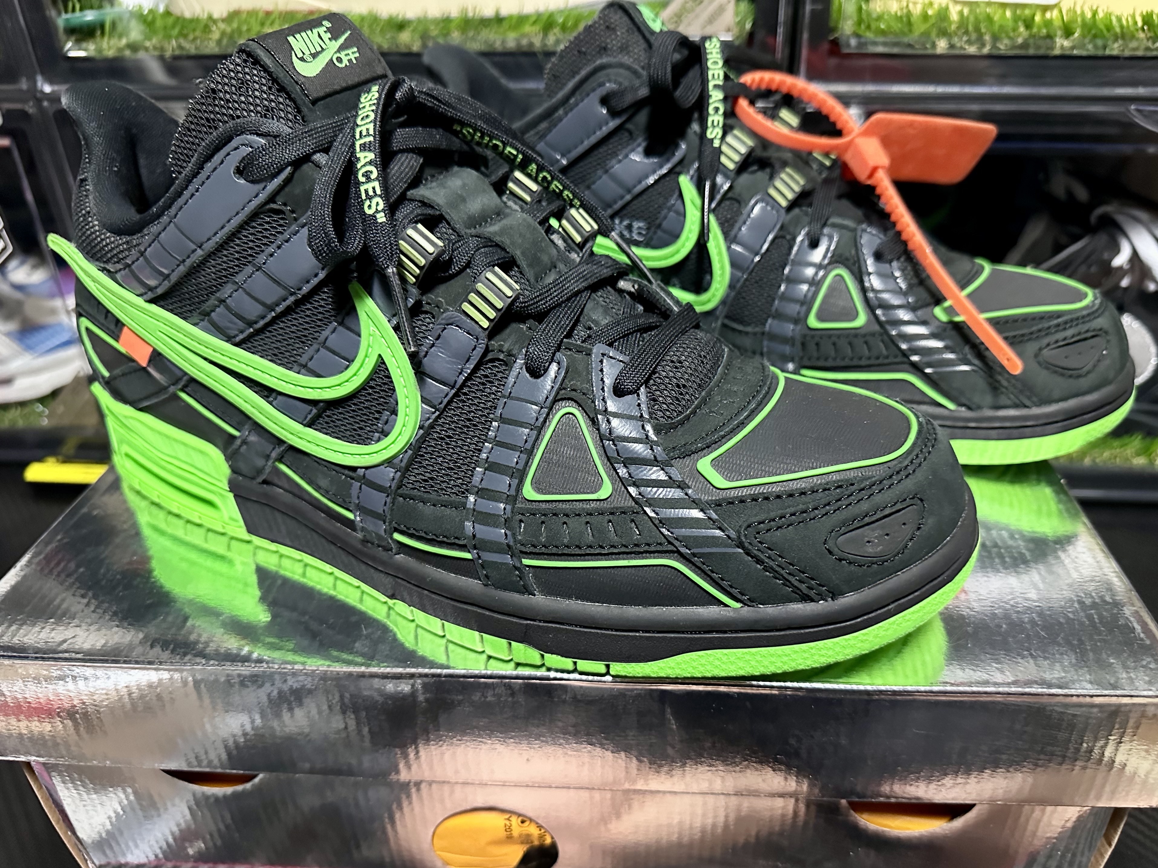 Nike x Off-White Air Rubber Dunk Green Strike 착용 스타일 - 1