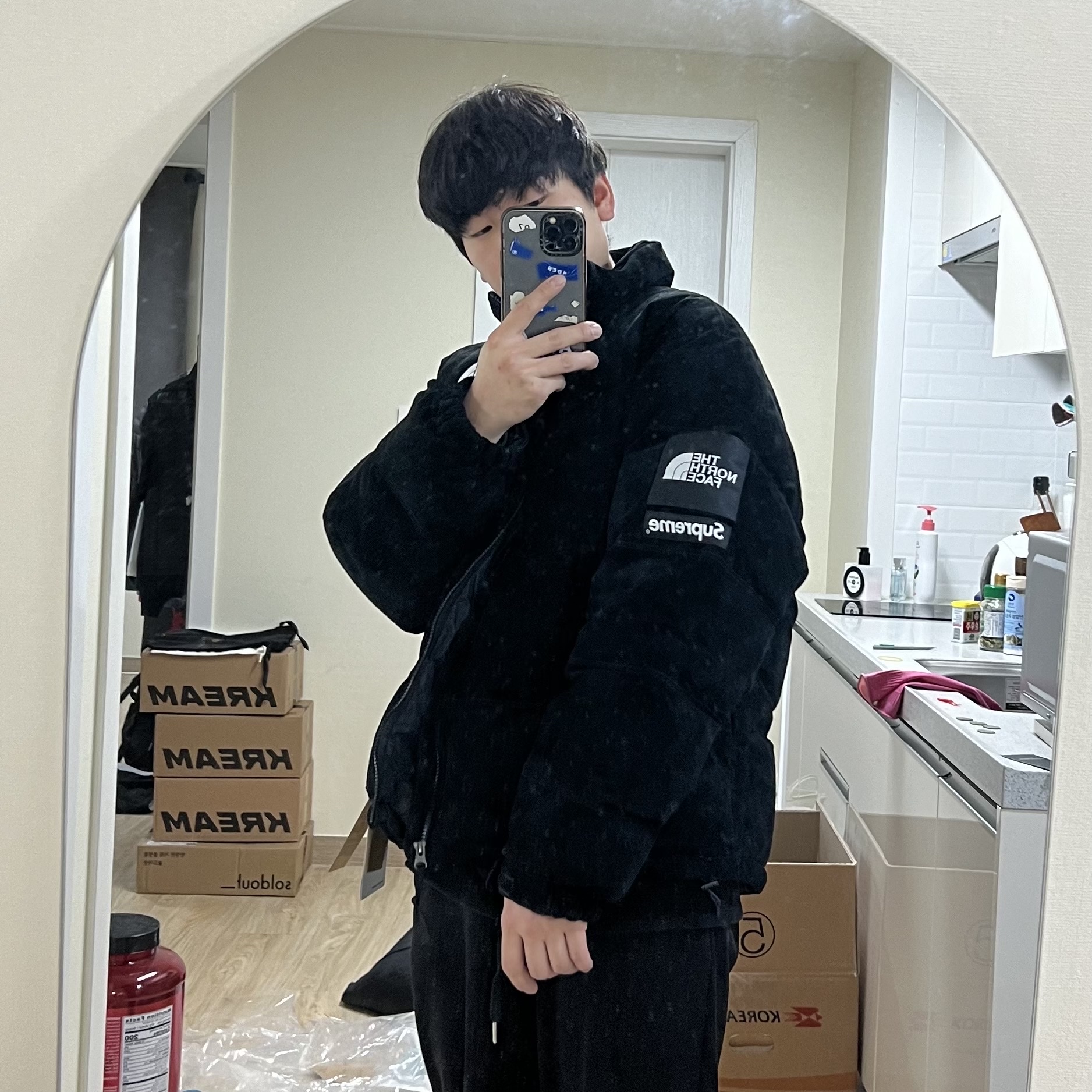 Supreme x The North Face Suede Nuptse Jacket Black - 23FW 착용 스타일 - 4