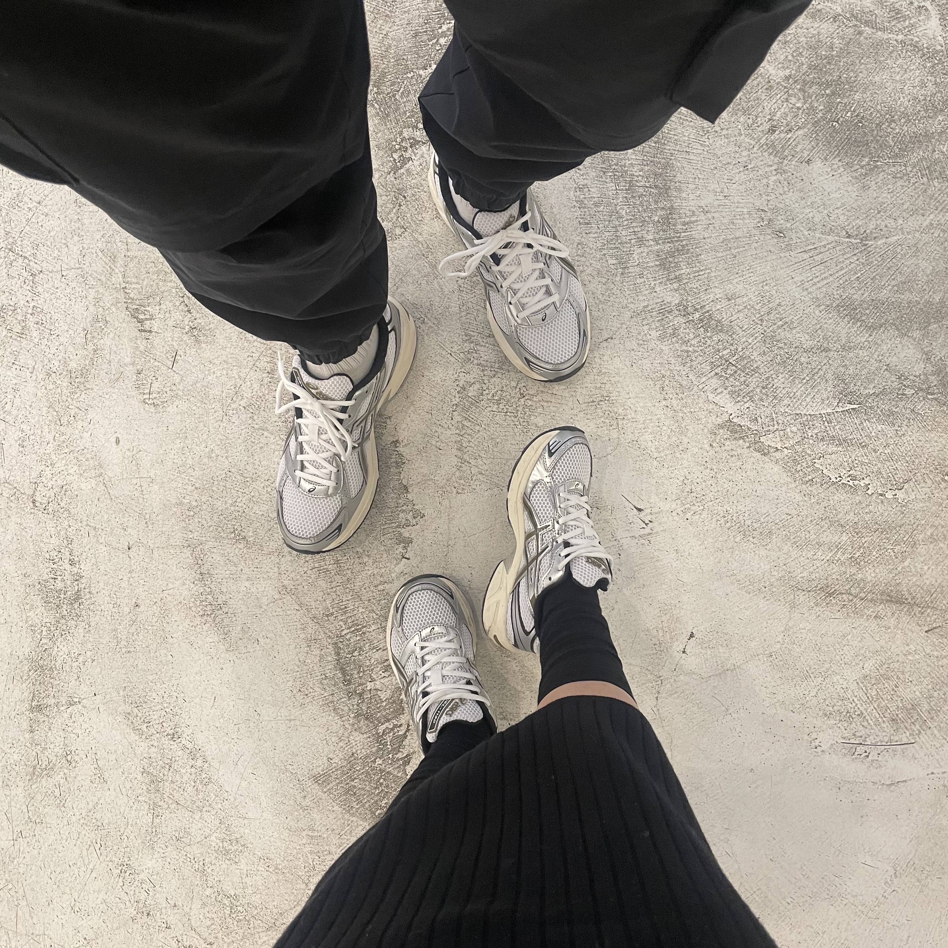 Asics Gel-1130 White Clay Canyon 착용 스타일 - 2