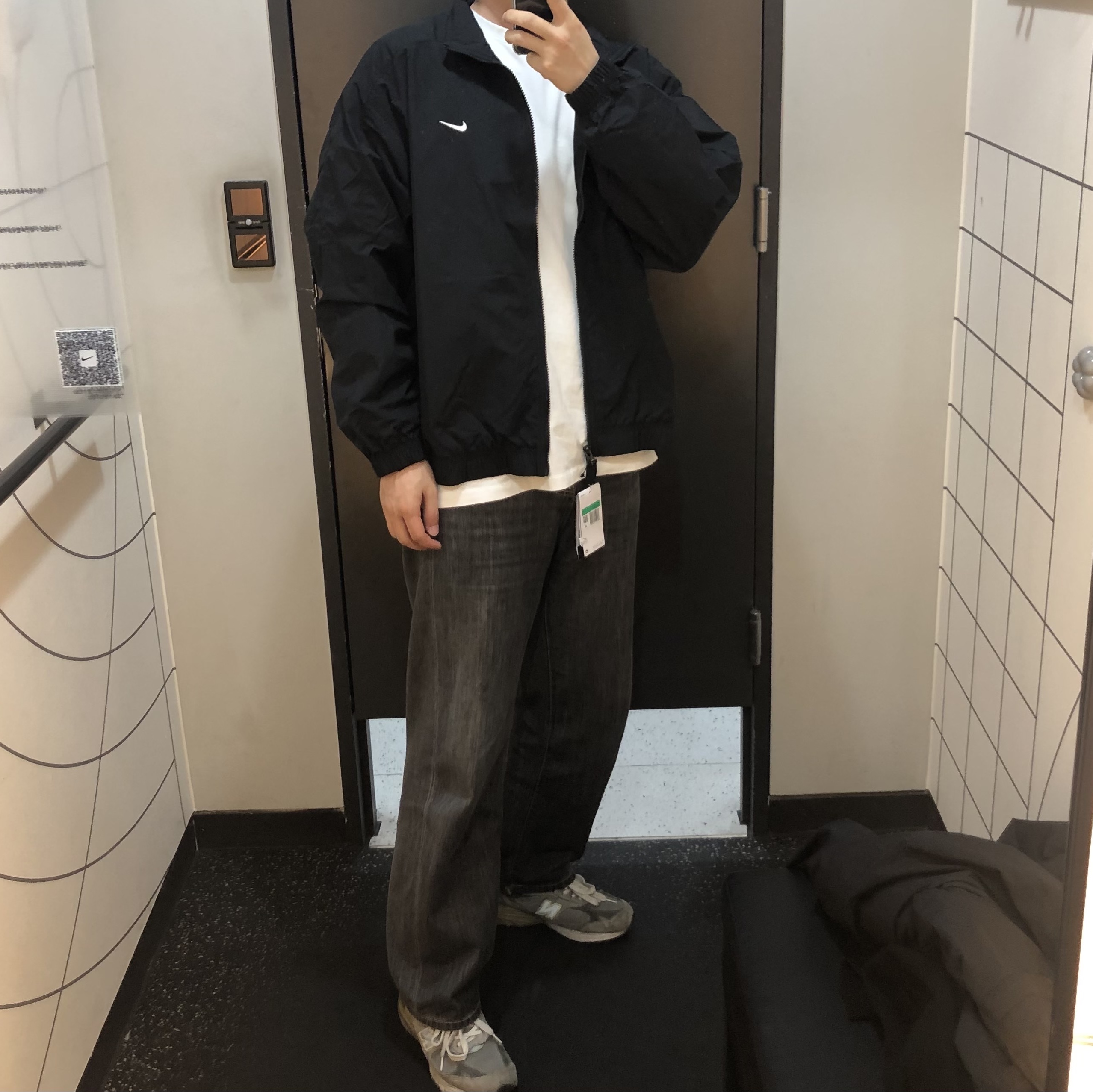 Nike NRG Solo Swoosh Woven Track Jacket Black - US/EU, New Balance 993 Made in USA Grey - D Standard 착용 스타일
