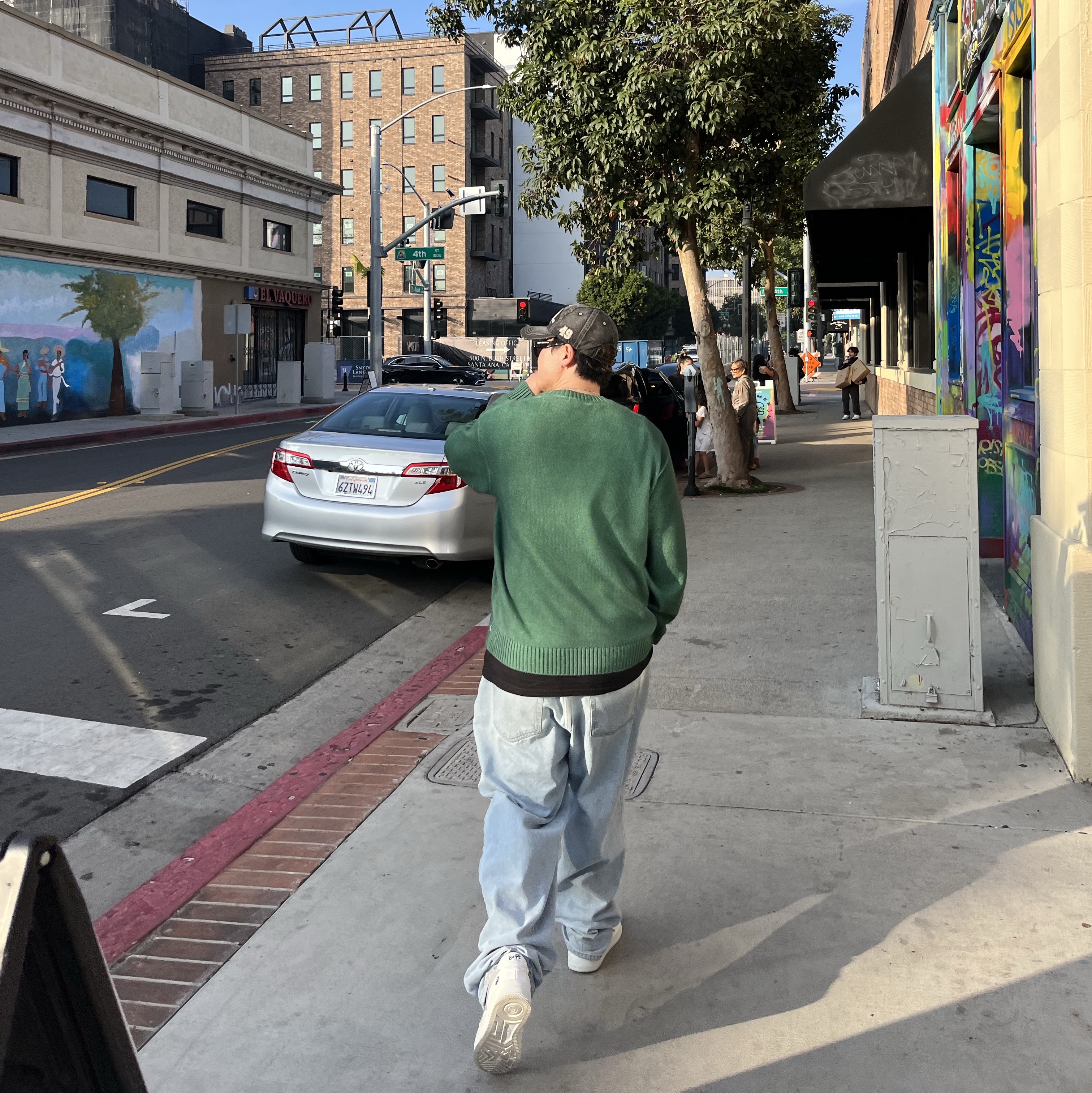 Supreme Printed Washed Sweater Olive - 23SS 착용 스타일 - 3