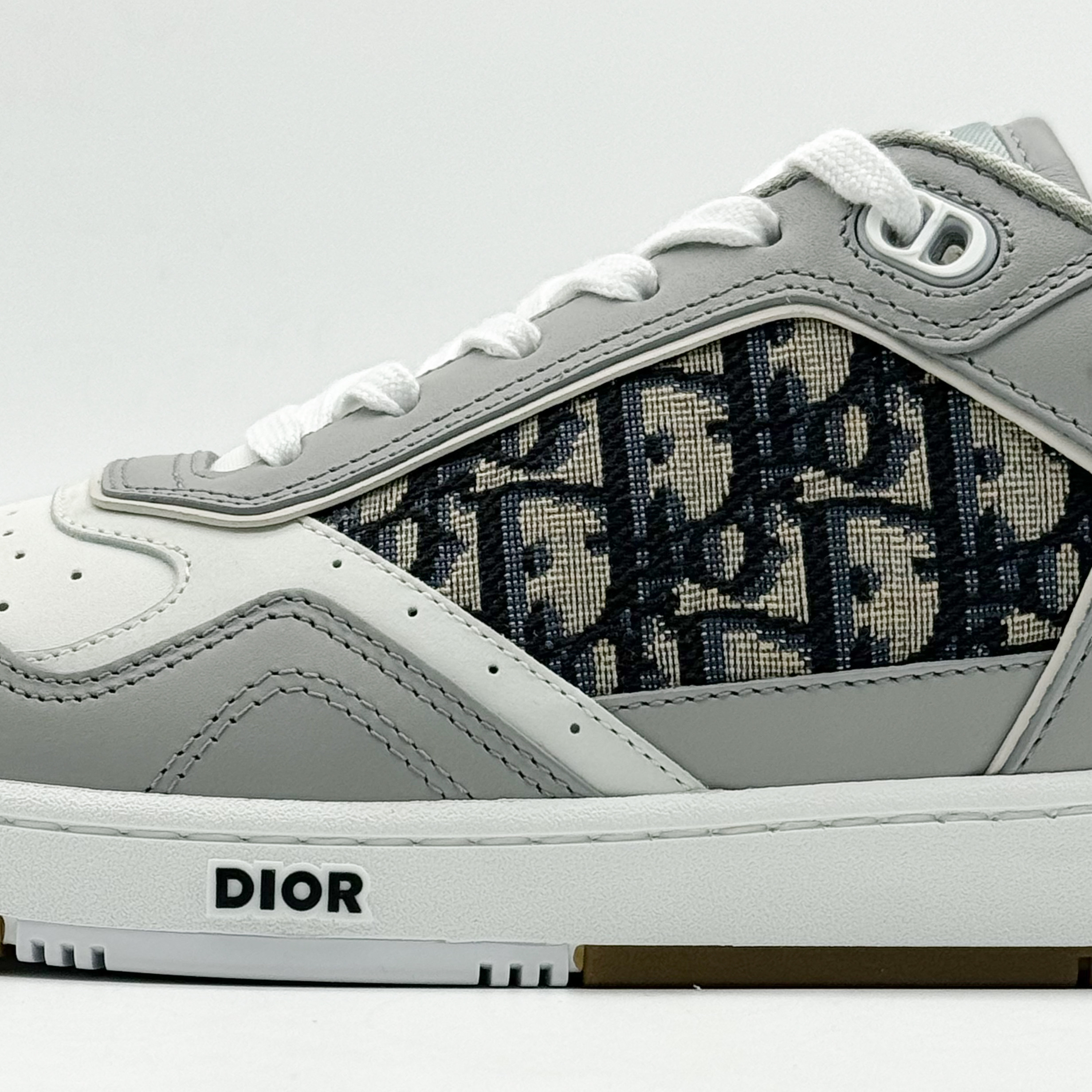 Dior B27 Low-Top Sneakers Gray 착용 스타일 - 3