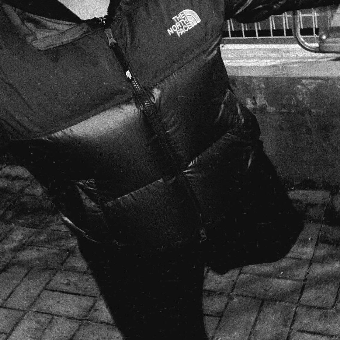 (W) The North Face White Label Novelty Nuptse Down Jacket Cocoa Brown, UGG Classic Mini Boots Chestnut 착용 스타일 - 2