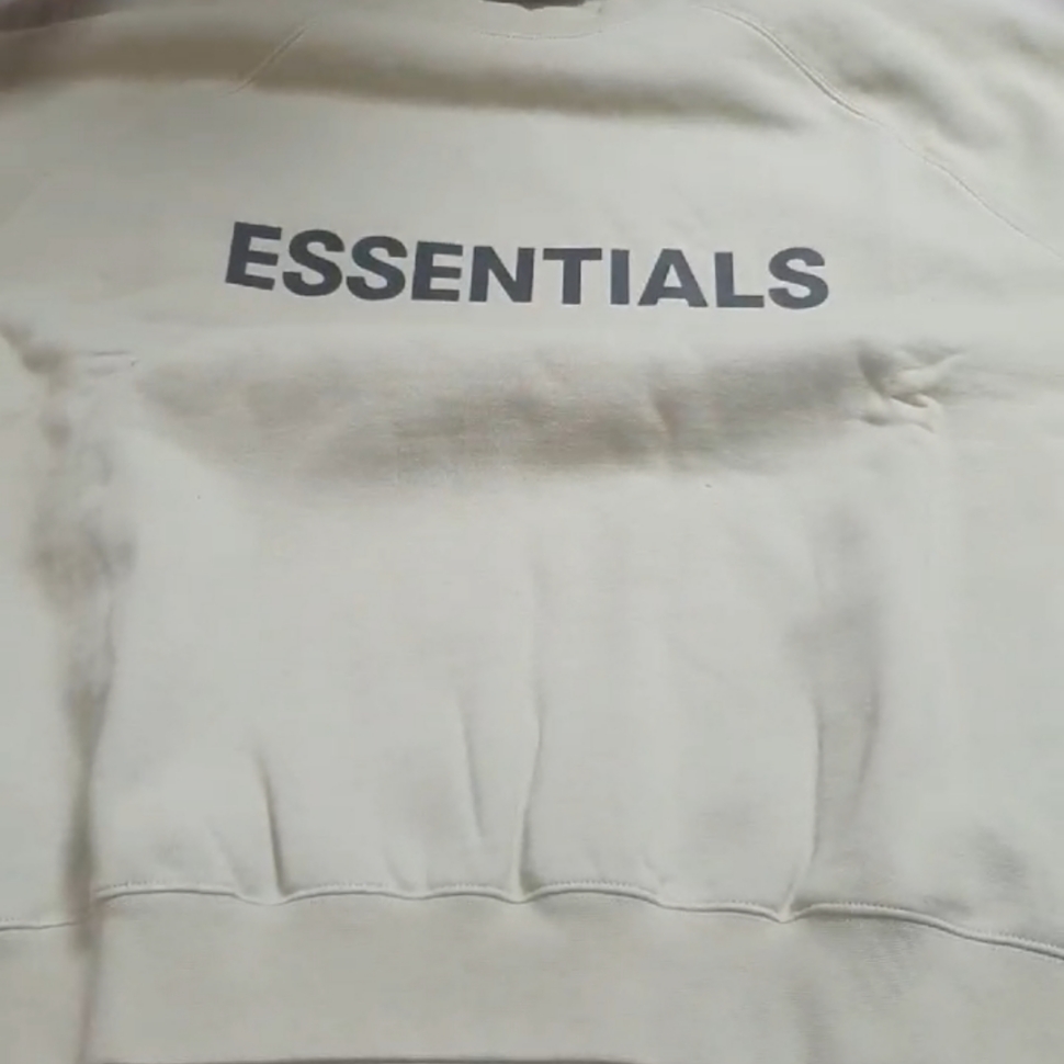 Essentials 3D Silicon Applique Crewneck Alfafa Sage - 20FW 착용 스타일