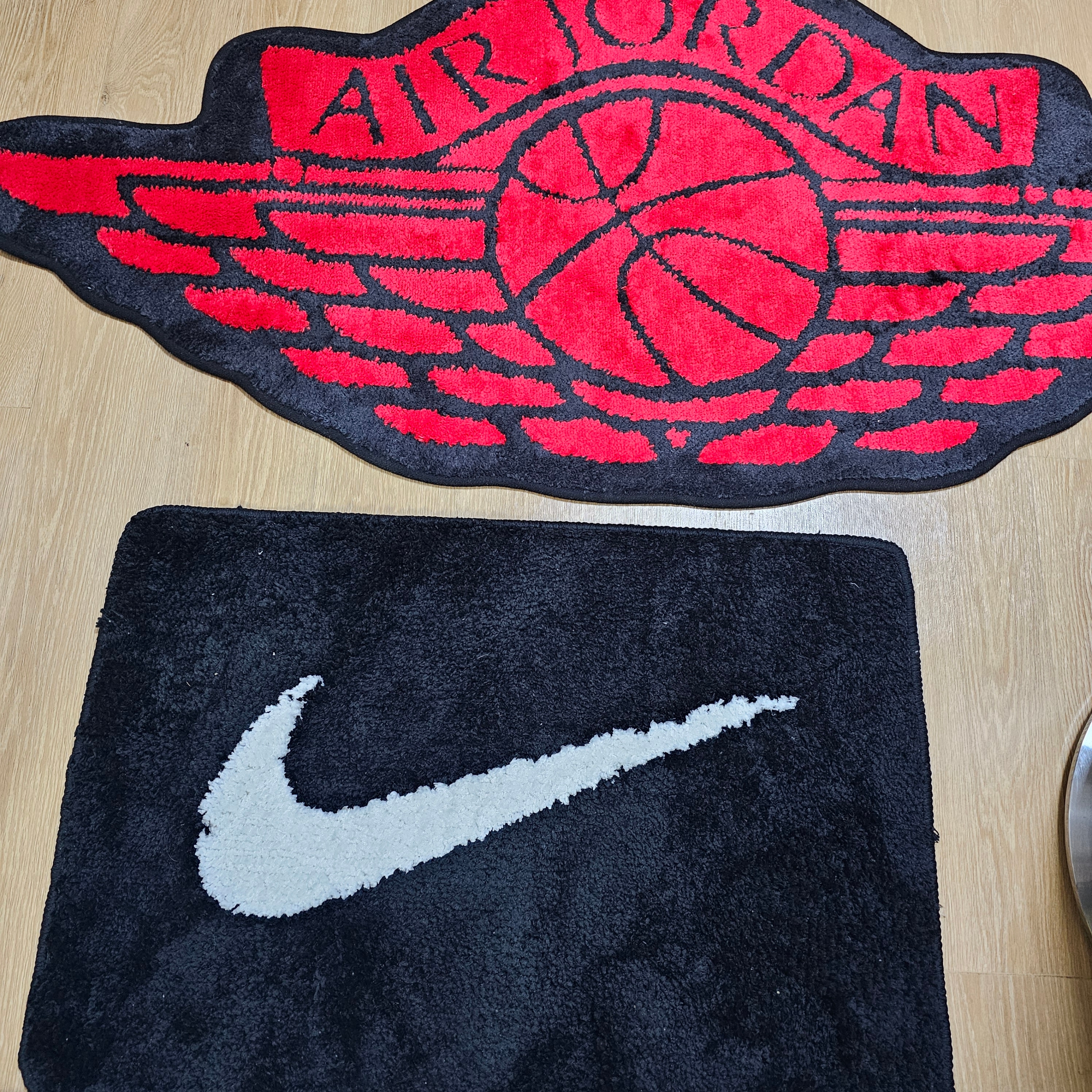 Nike Swoosh Rug Black White 착용 스타일