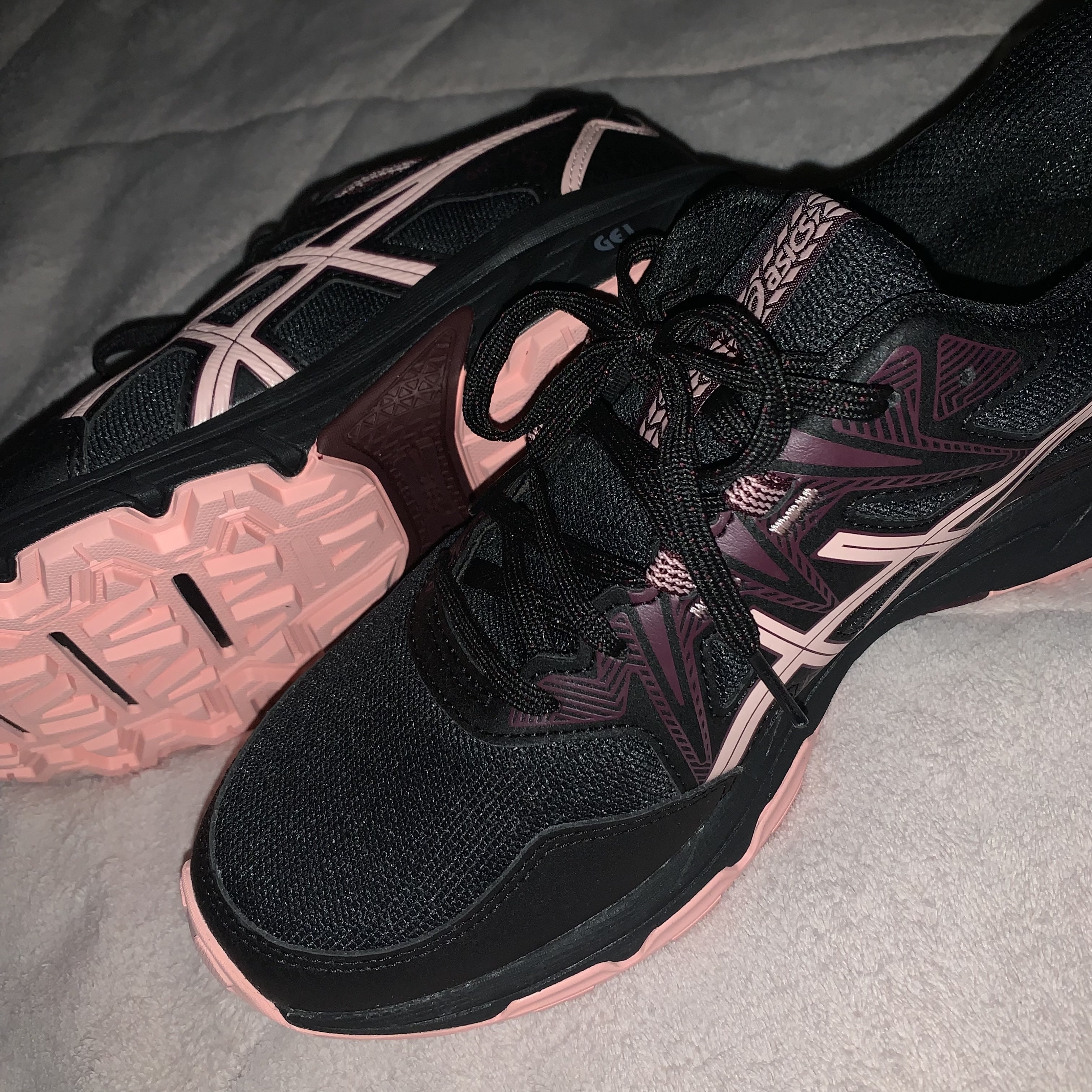 (W) Asics Gel-Venture 8 Black Frosted Rose 착용 스타일 - 3