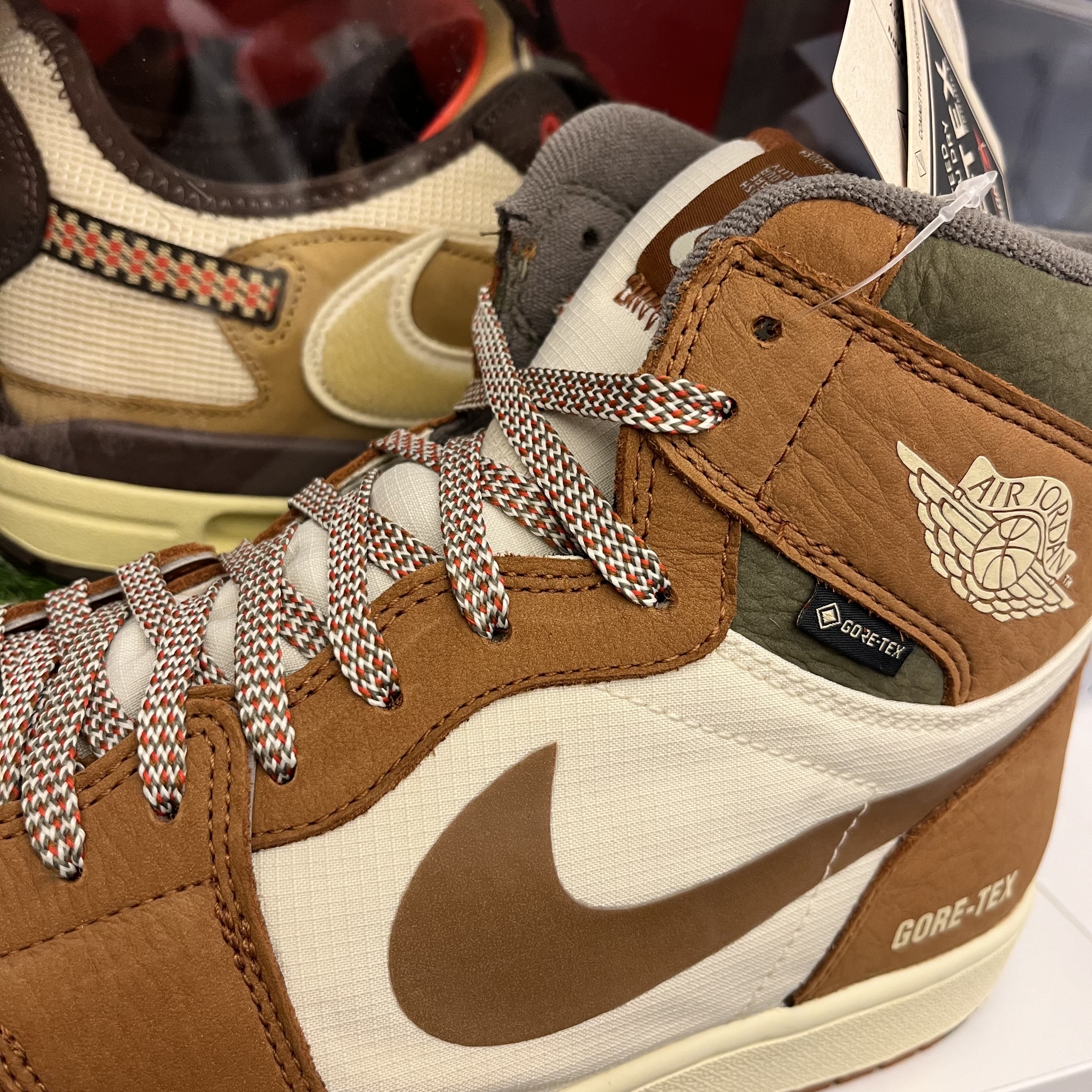 Jordan 1 Element Gore-Tex Legend Coffee 착용 스타일 - 3