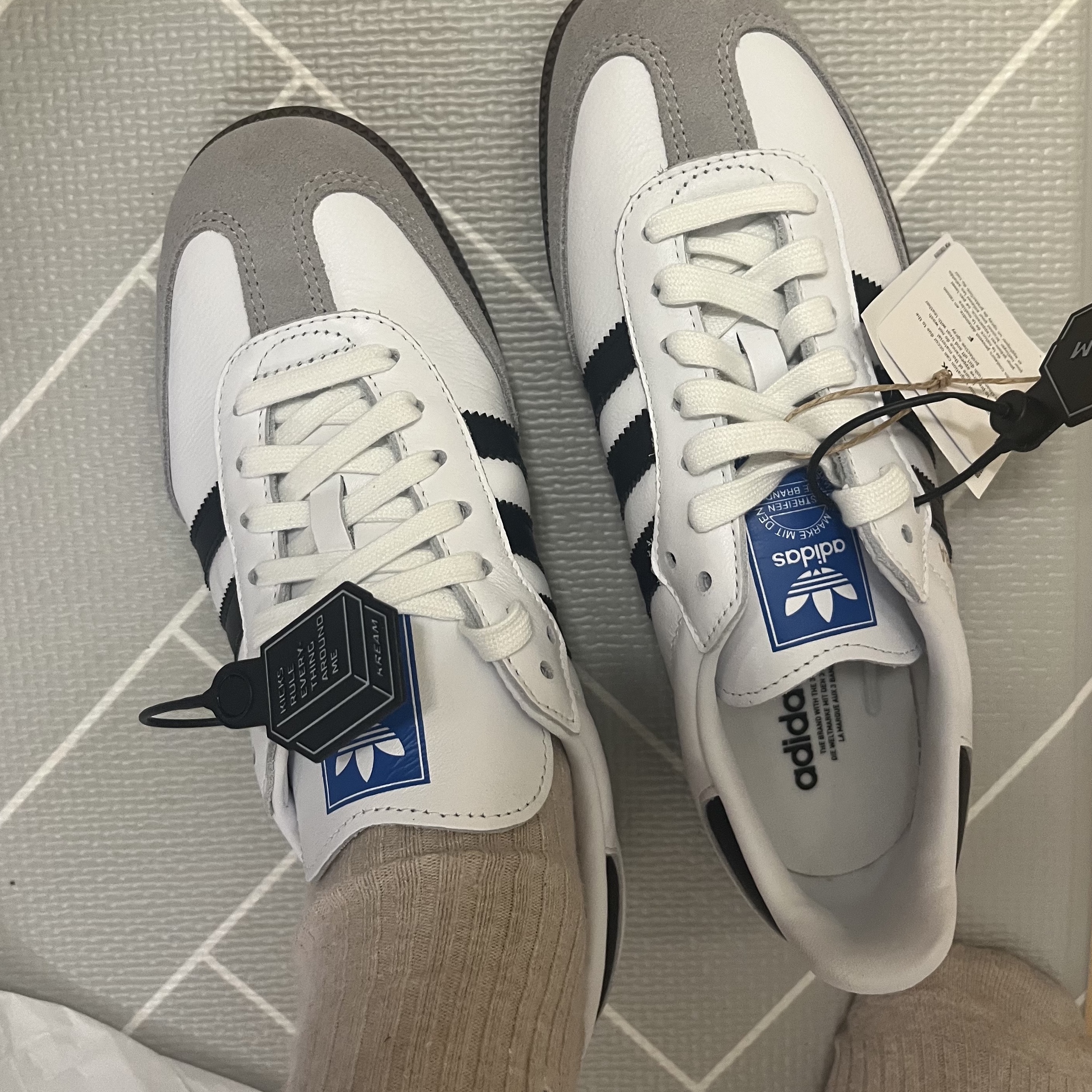 Adidas Samba OG Cloud White 착용 스타일