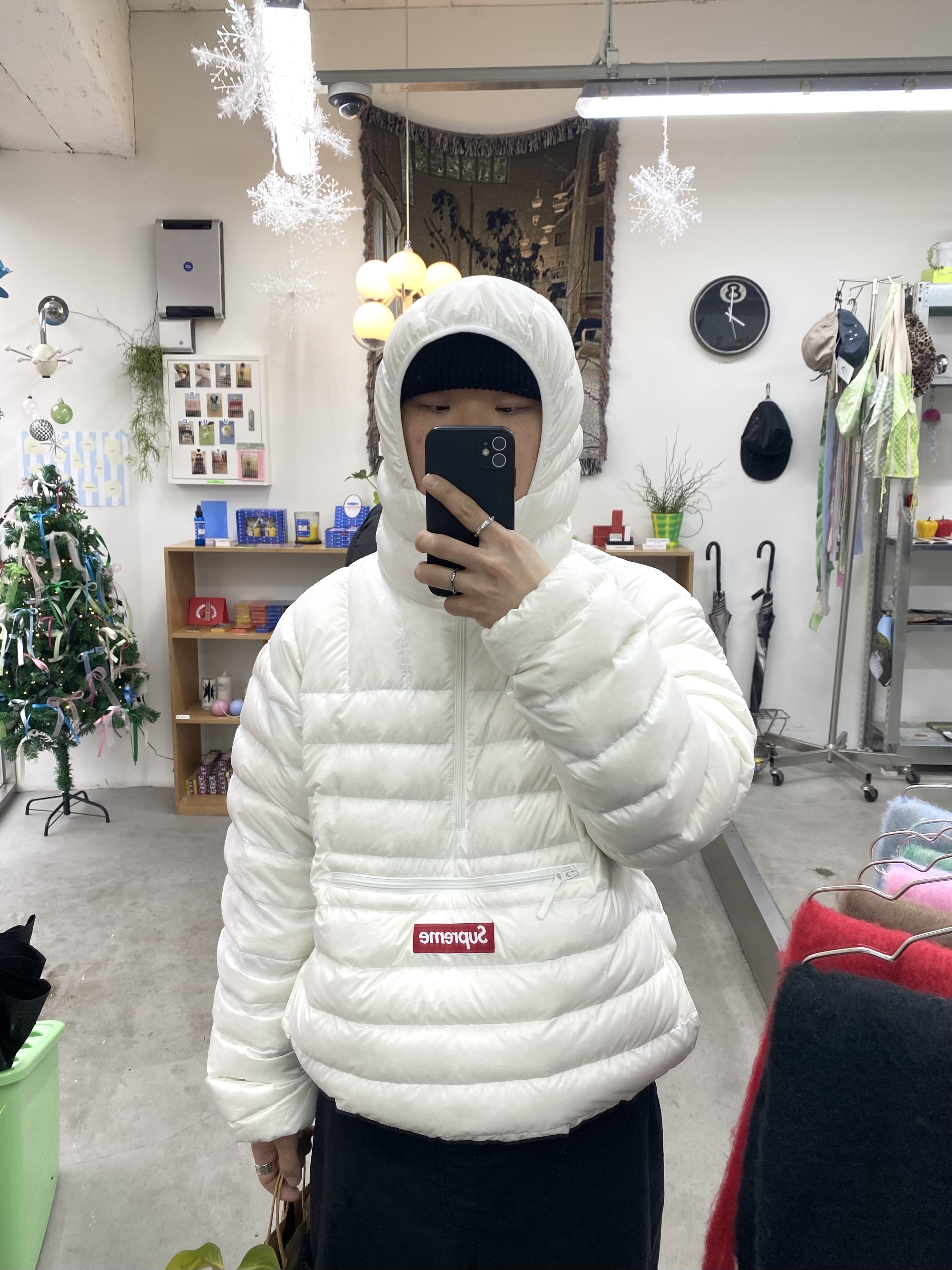 Supreme Micro Down Half Zip Hooded Pullover White - 23FW, Jordan 1 Retro Chicago 2013 착용 스타일 - 2