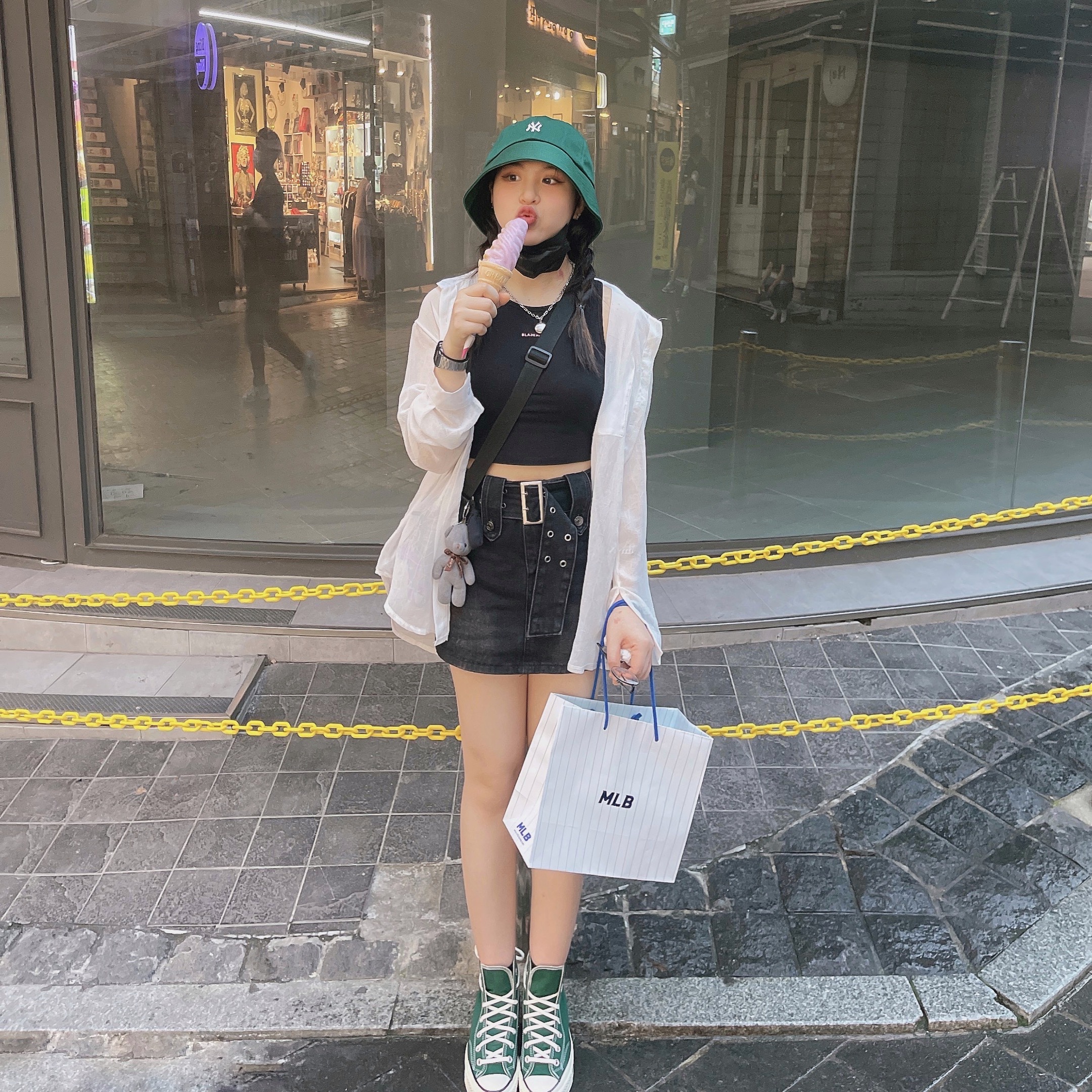 Converse Chuck 70 High Midnight Clover 착용 스타일 - 2