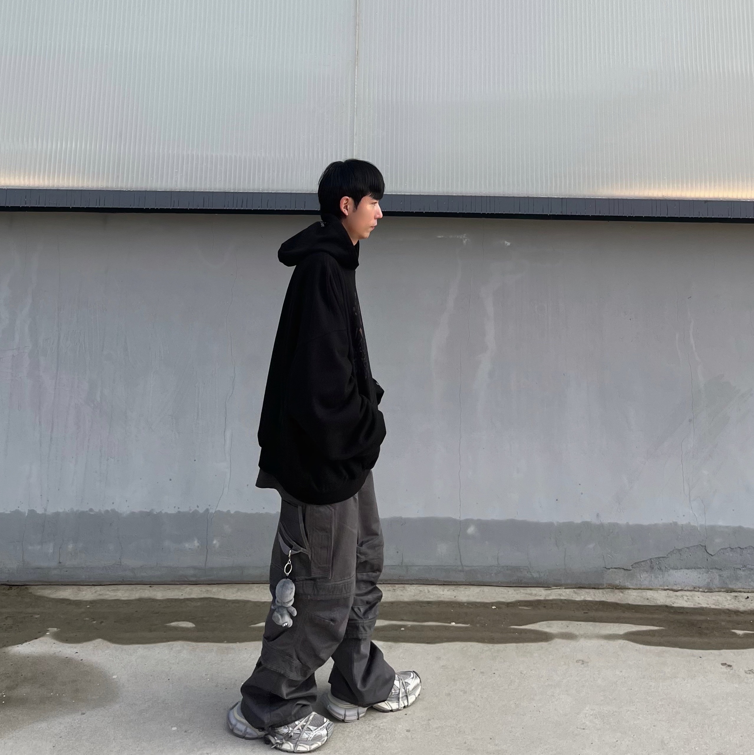 Undermycar Gashutein 6 Six People Graphic 2 Layered Hoodie Bristol Black - 24SS, Farfromwhat Far Layered Work Pants Charcoal 착용 스타일 - 2