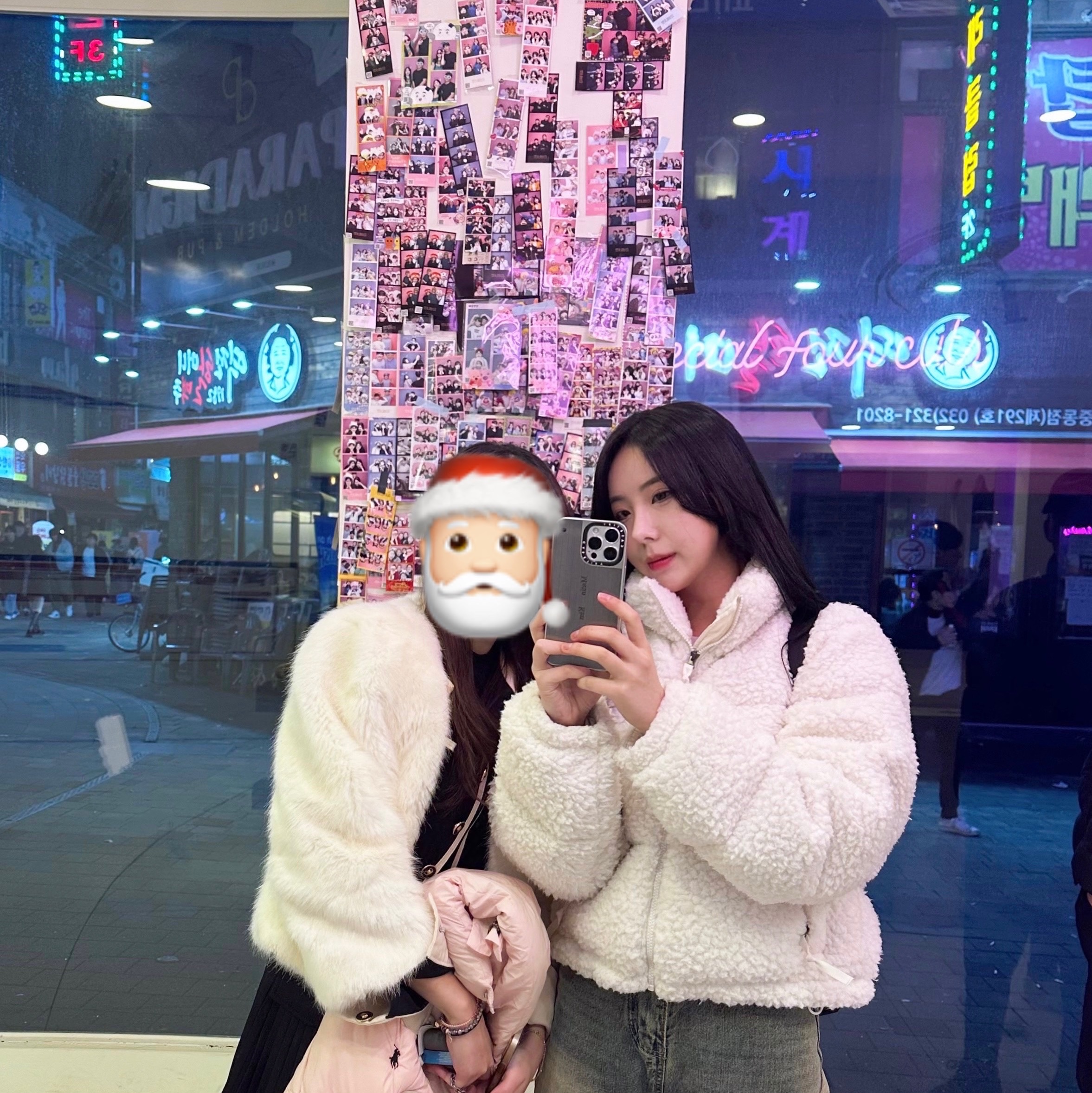 (W) The North Face High Pile Nuptse Jacket Gardenia White, Casetify x Matin Kim iPhone Signature Magsafe Mirror Case Silver 착용 스타일