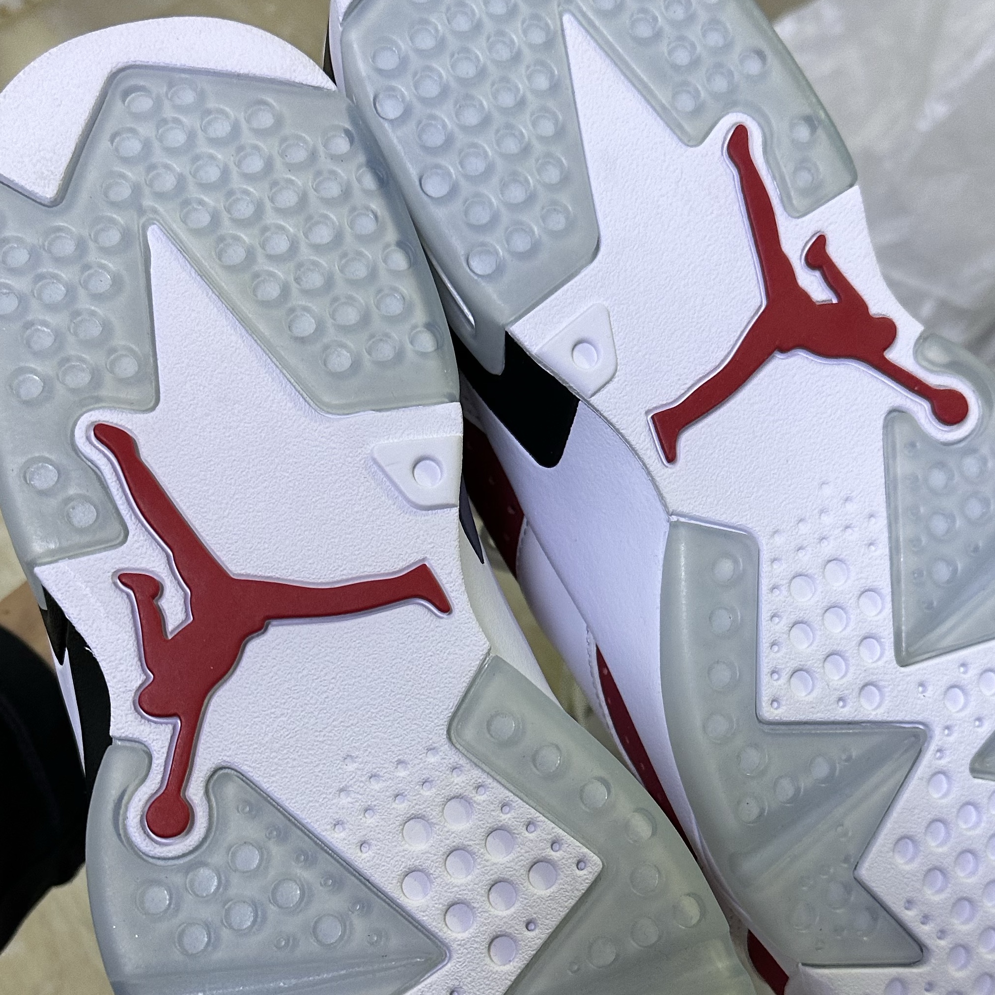 Jordan 6 Retro Carmine 2021 착용 스타일