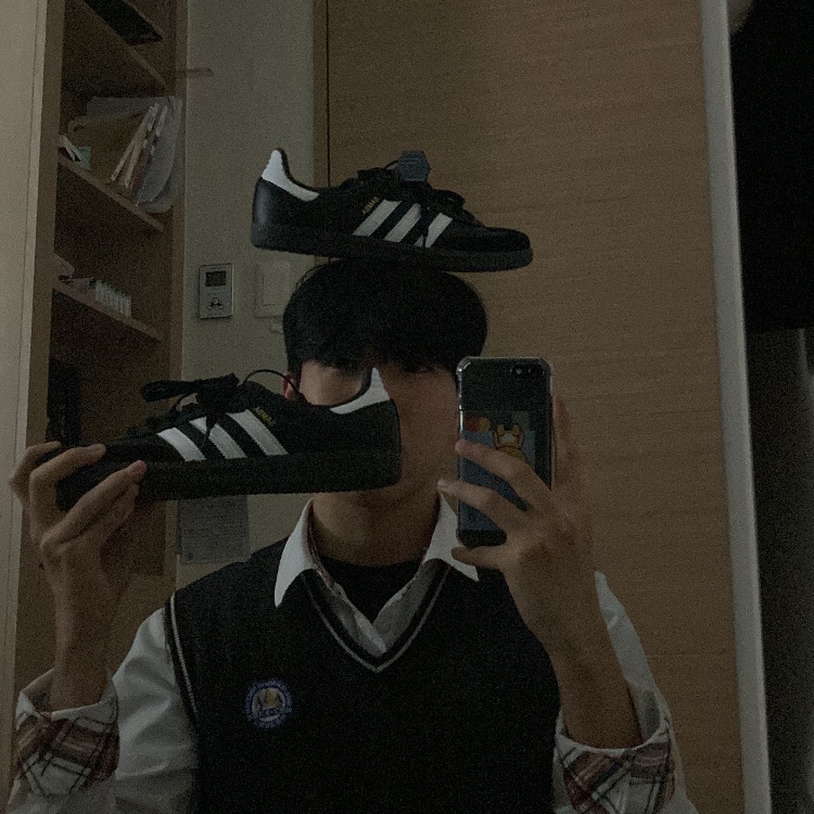 Adidas Samba OG Black White Gum 착용 스타일